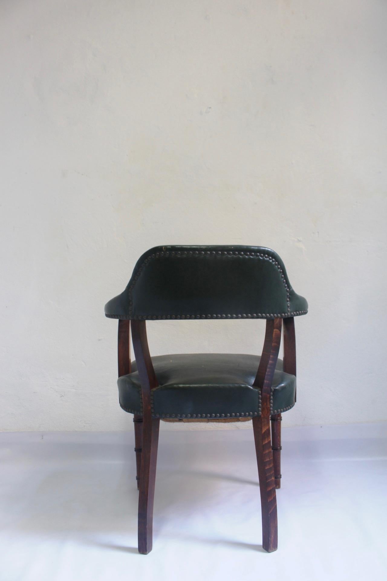   Midcentury Leather and Oak Wood & Green Leather Armchairs, Spain, 1950s For Sale 1