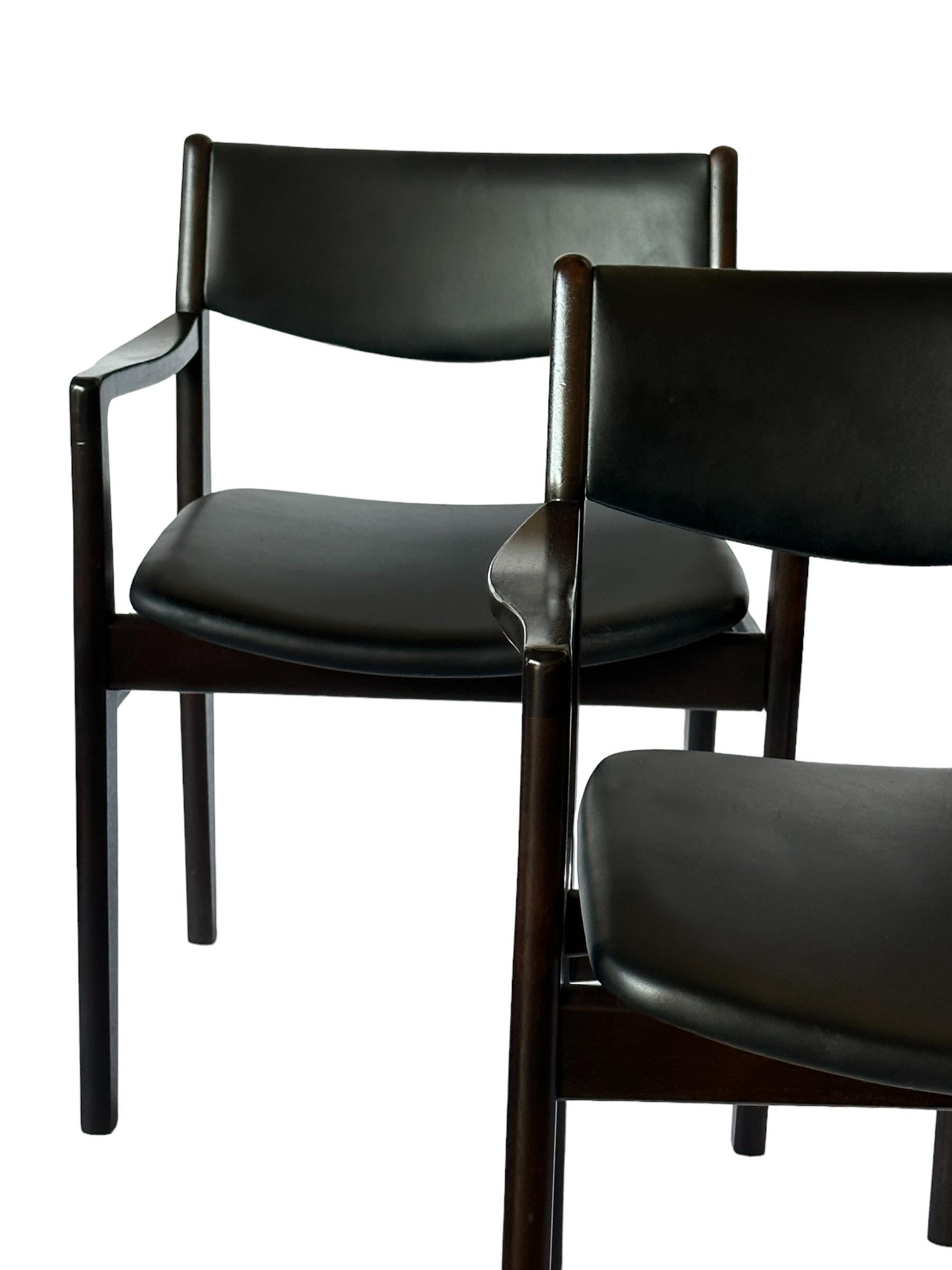 Naugahyde Set of 4 Midcentury Modern Danish Style Hardwood Dining Chairs For Sale