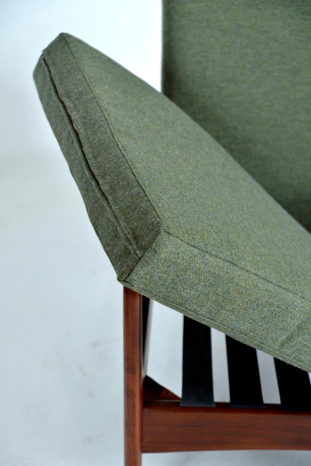 Set of 4 Midcentury Modern Teak Lounge Chairs by Greaves & Thomas, 1960s UK For Sale 11