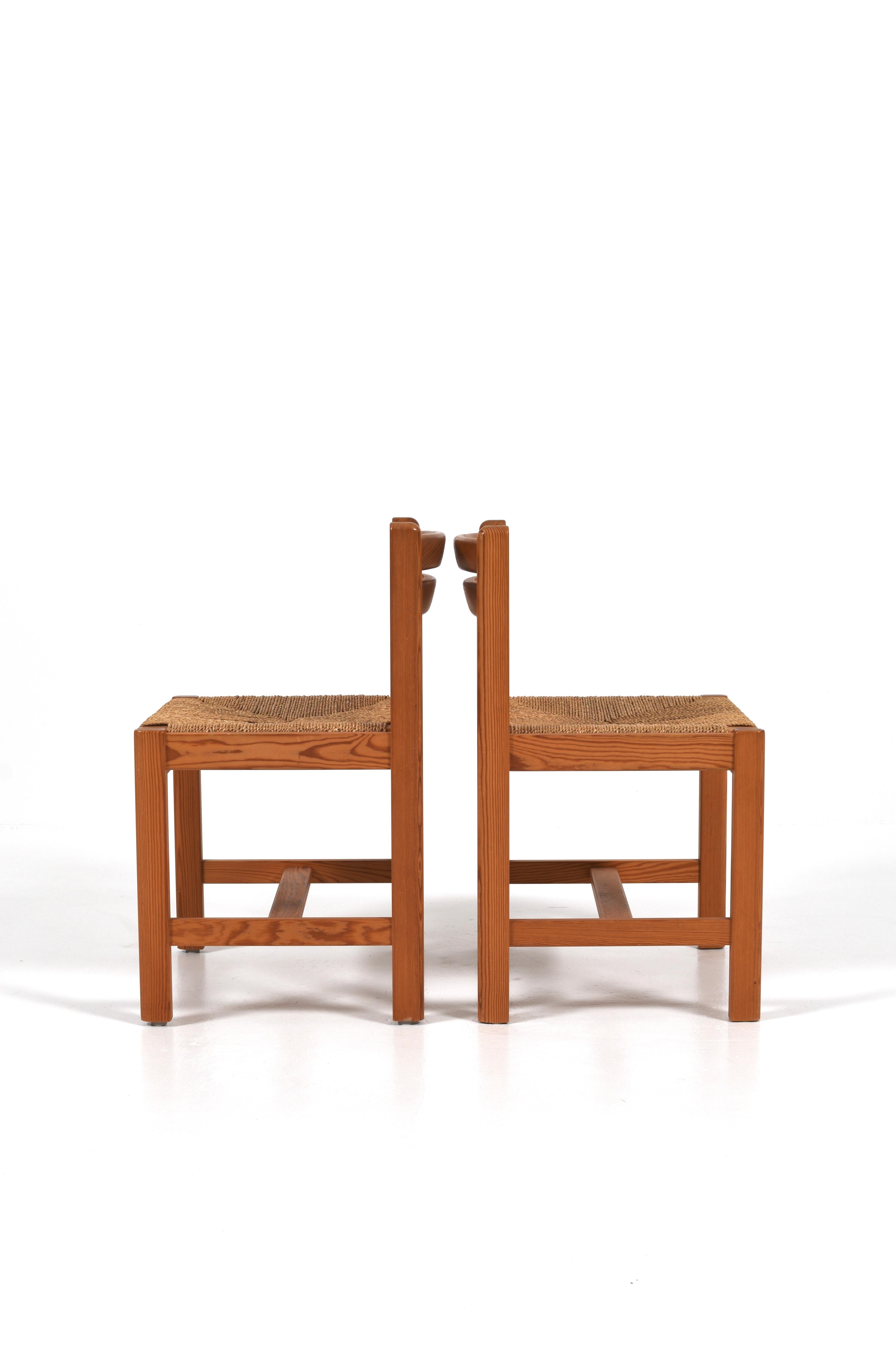 Ensemble de 4 chaises de salle à manger en pin du milieu du siècle 