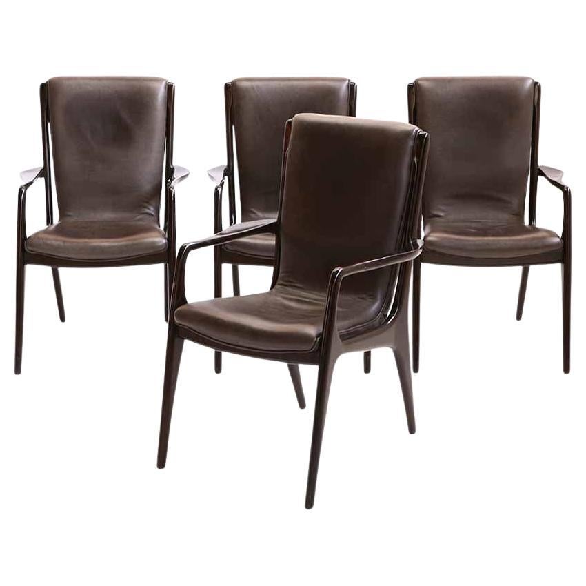 Ensemble de 4 chaises de salle à manger Vladimir Kagan sculptées du milieu du siècle dernier, modèle VK 101A en vente
