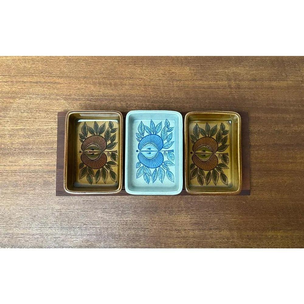 Set of 4 MidCentury West German Pottery WGP Stacking Bowls with Teak Tray, 1960s In Excellent Condition For Sale In Hamburg, DE