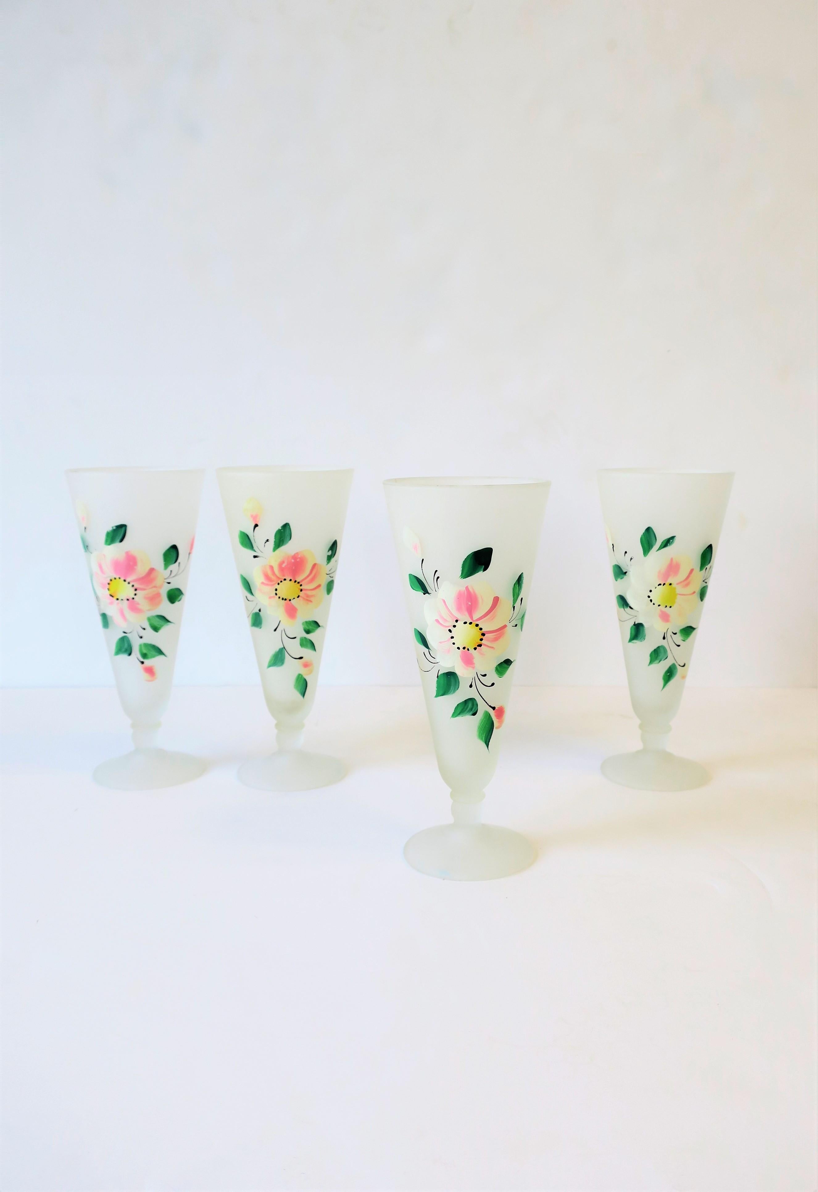 White Floral 'Chintz' Cocktail Glasses with Pink and Green Flowers, Set of 4 In Good Condition In New York, NY