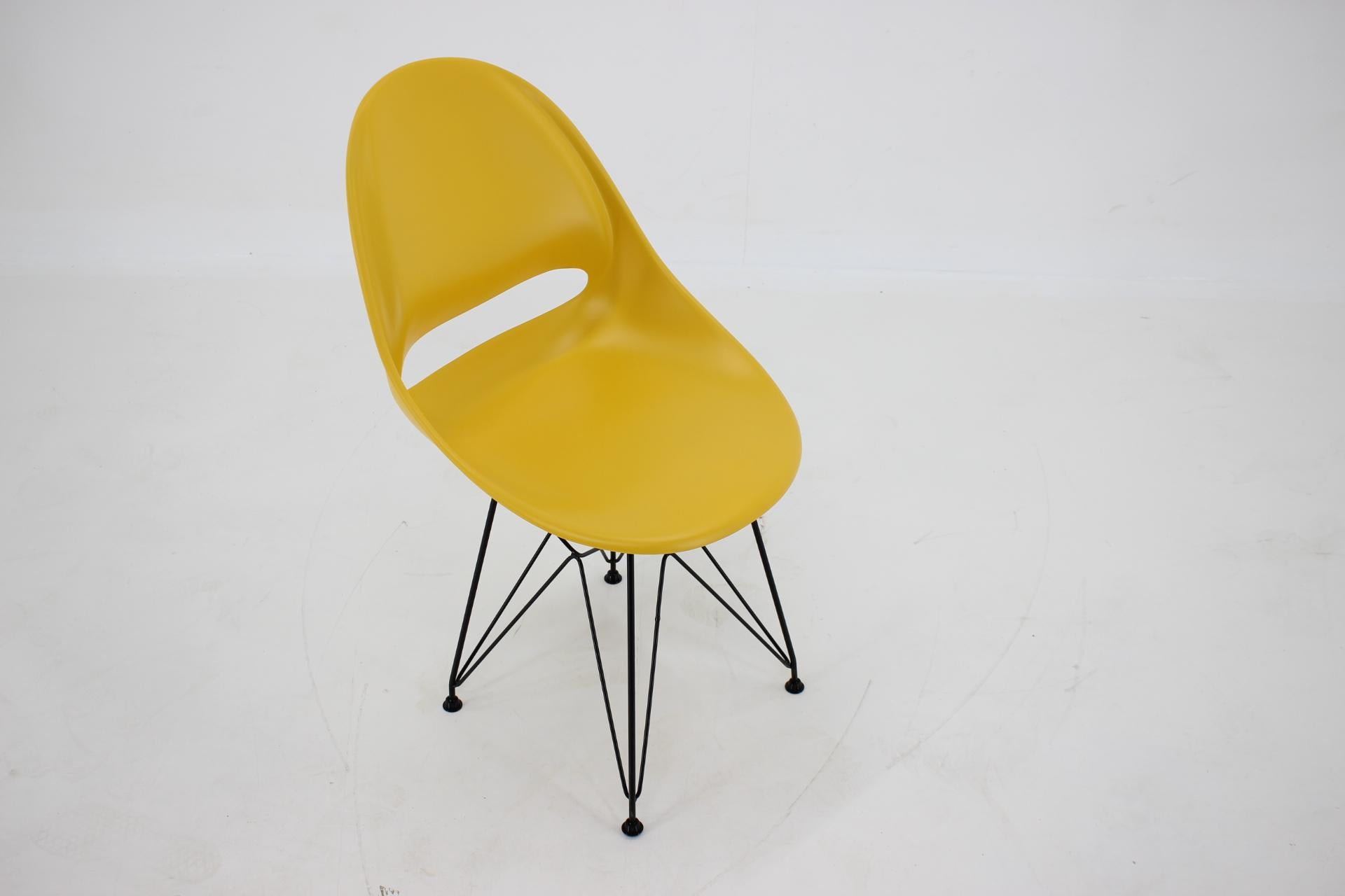 Set of 4 Midcentury Yellow Design Fiberglass Dining Chairs by M.Navratil, 1960s For Sale 6