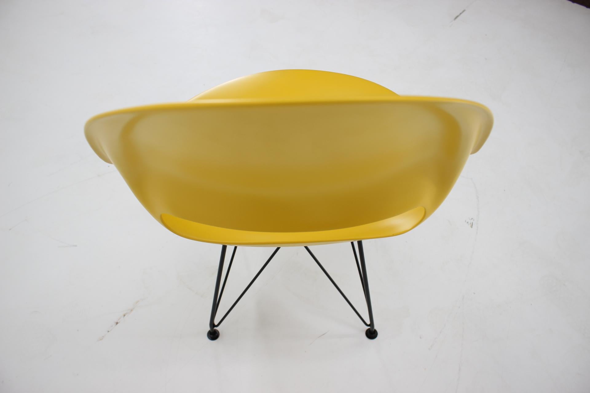 Set of 4 Midcentury Yellow Design Fiberglass Dining Chairs by M.Navratil, 1960s For Sale 9