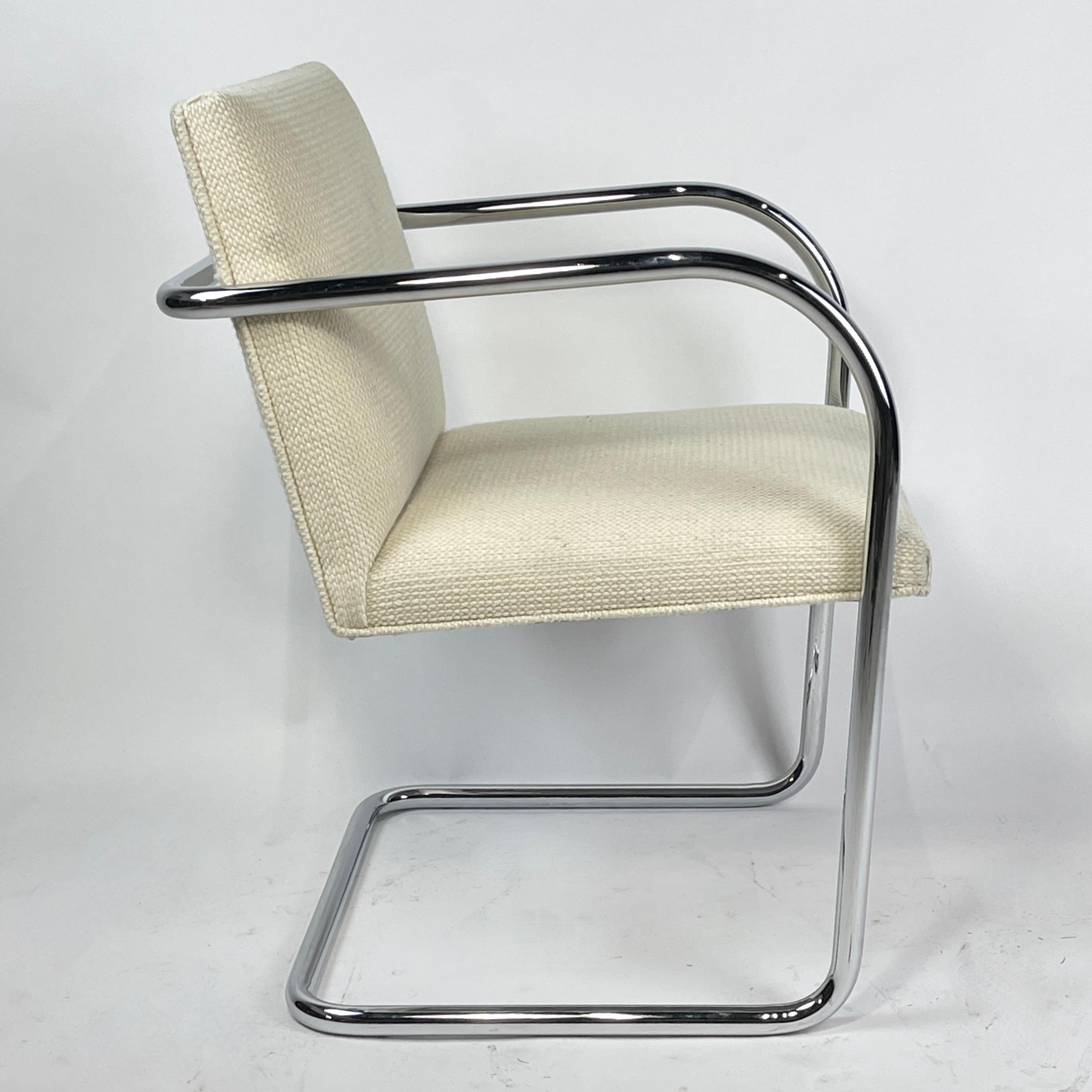 Ensemble de 4 chaises Mies Van Der Rohe pour Knoll Brno en tissu Cato 60 disponibles en vente 2