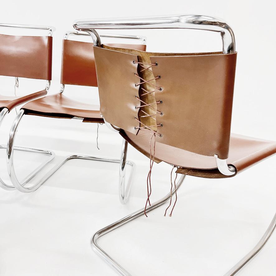 Mid-Century Modern Set of 4 Mies Van Der Rohe Leather MR10 Cantilever Chairs 1970s