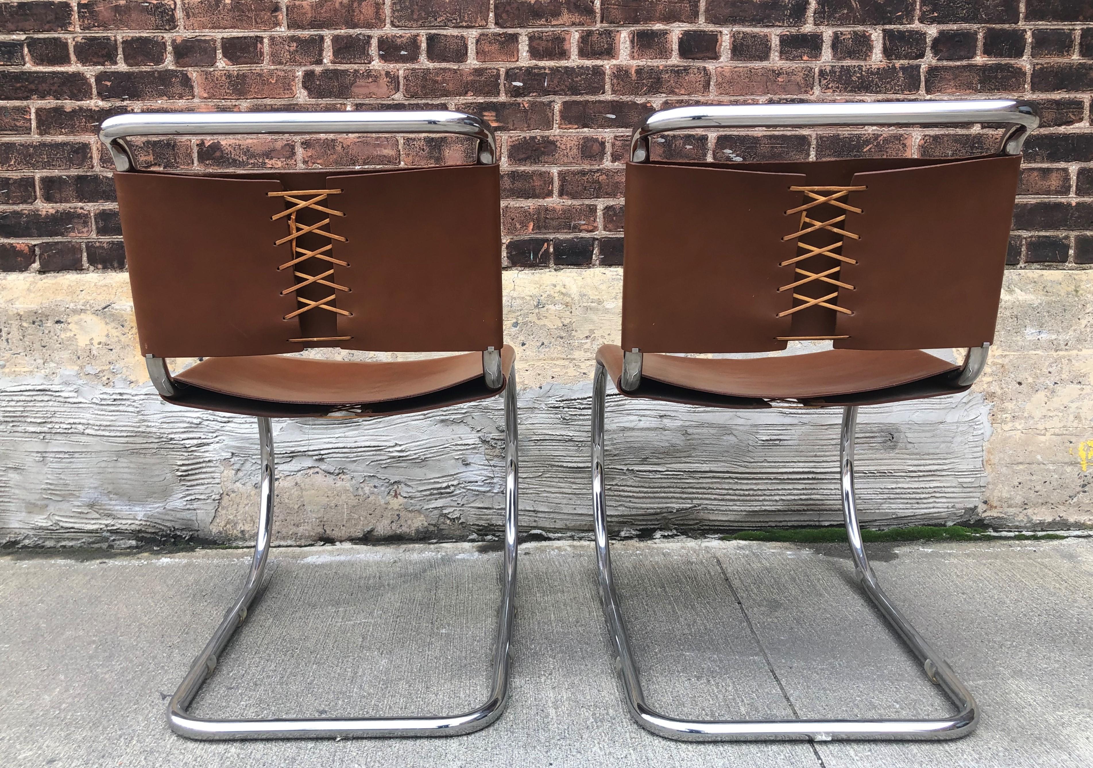 Fin du 20e siècle Ensemble de 4 chaises cantilever en cuir MR10 de Mies van der Rohe pour Knoll Int'l en vente
