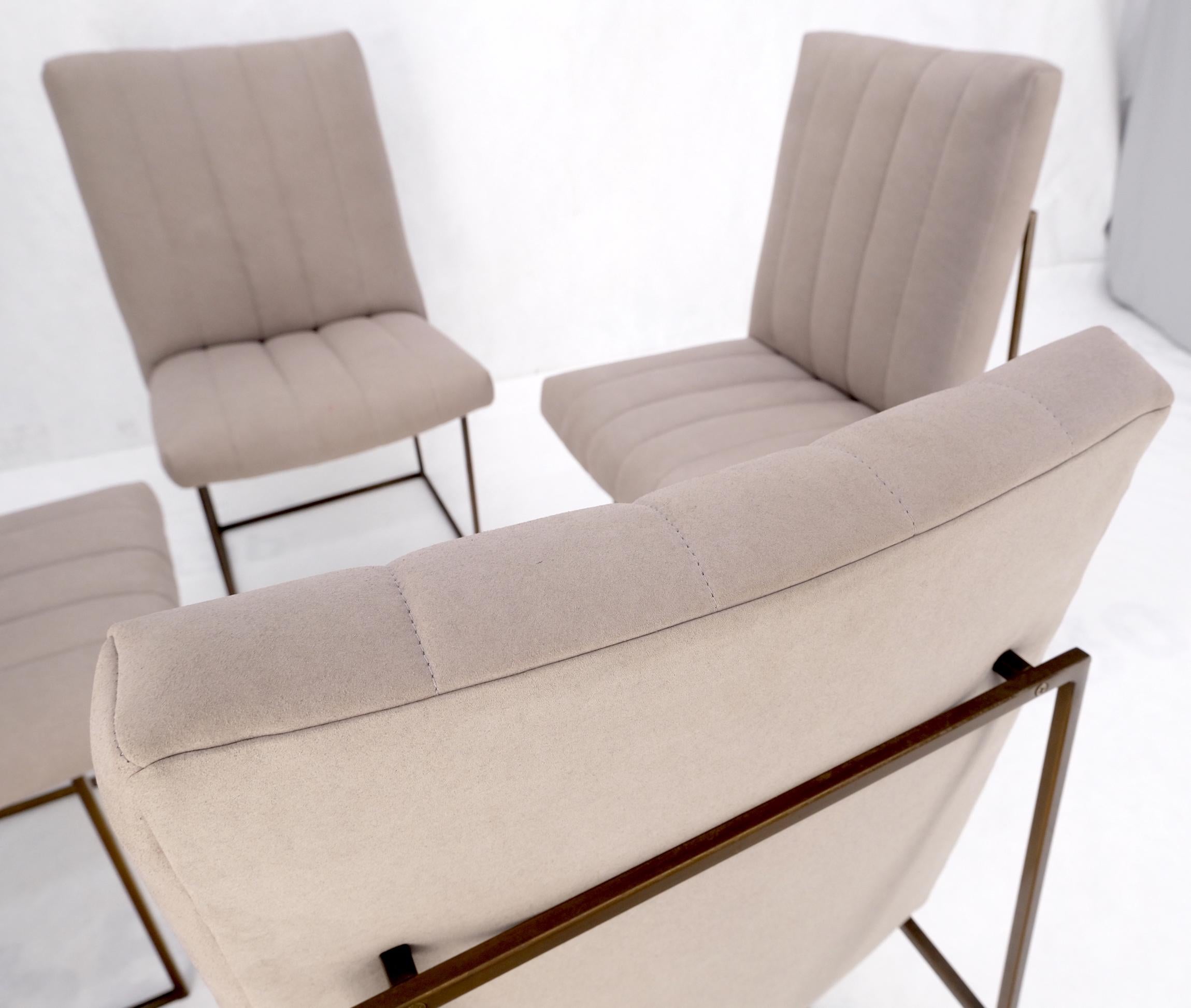 Ensemble de 4 chaises de salle à manger Milo Baughman de style mi-siècle moderne recouvertes d'un nouveau tissu Alcantera en vente 8