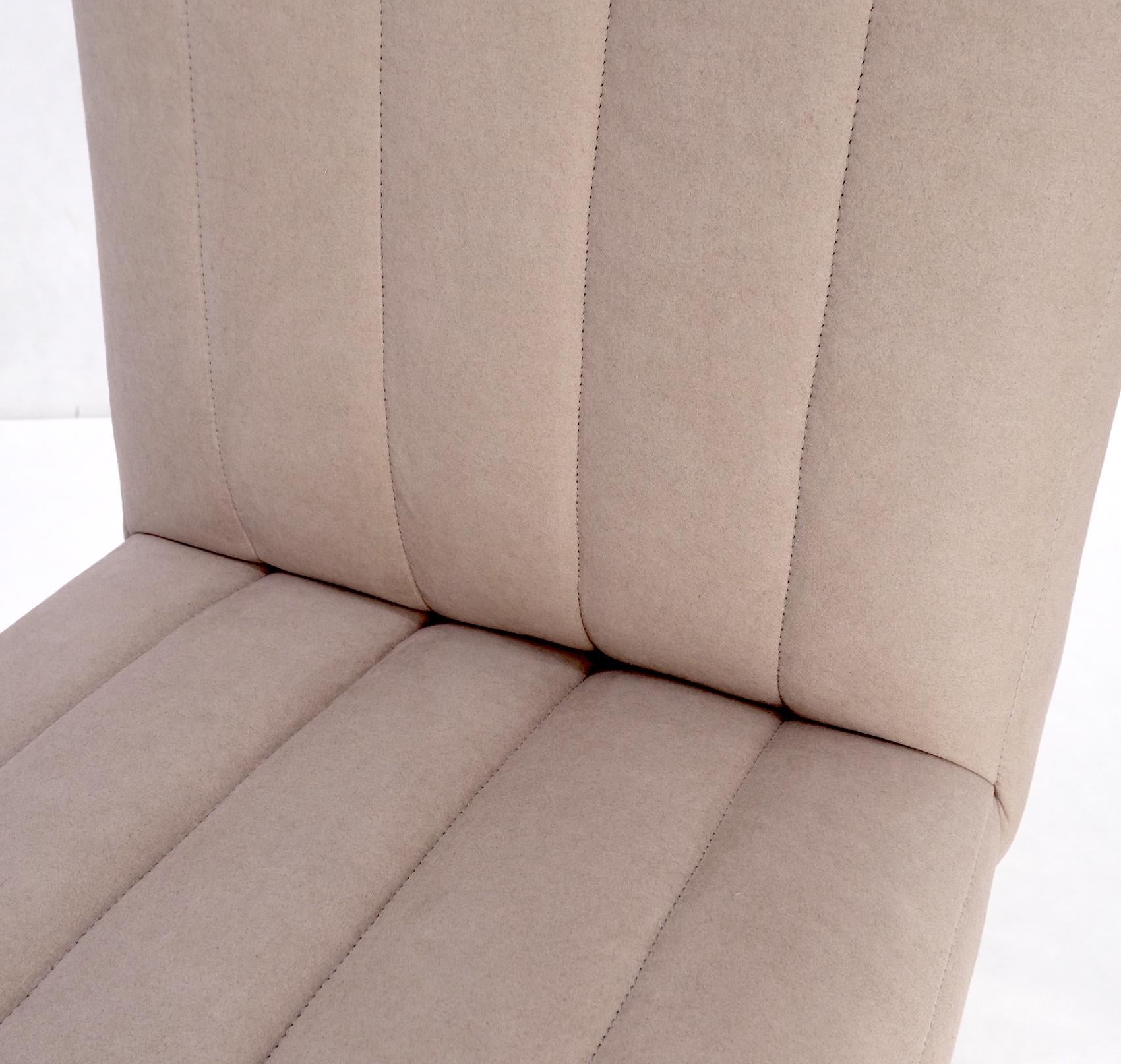 Américain Ensemble de 4 chaises de salle à manger Milo Baughman de style mi-siècle moderne recouvertes d'un nouveau tissu Alcantera en vente