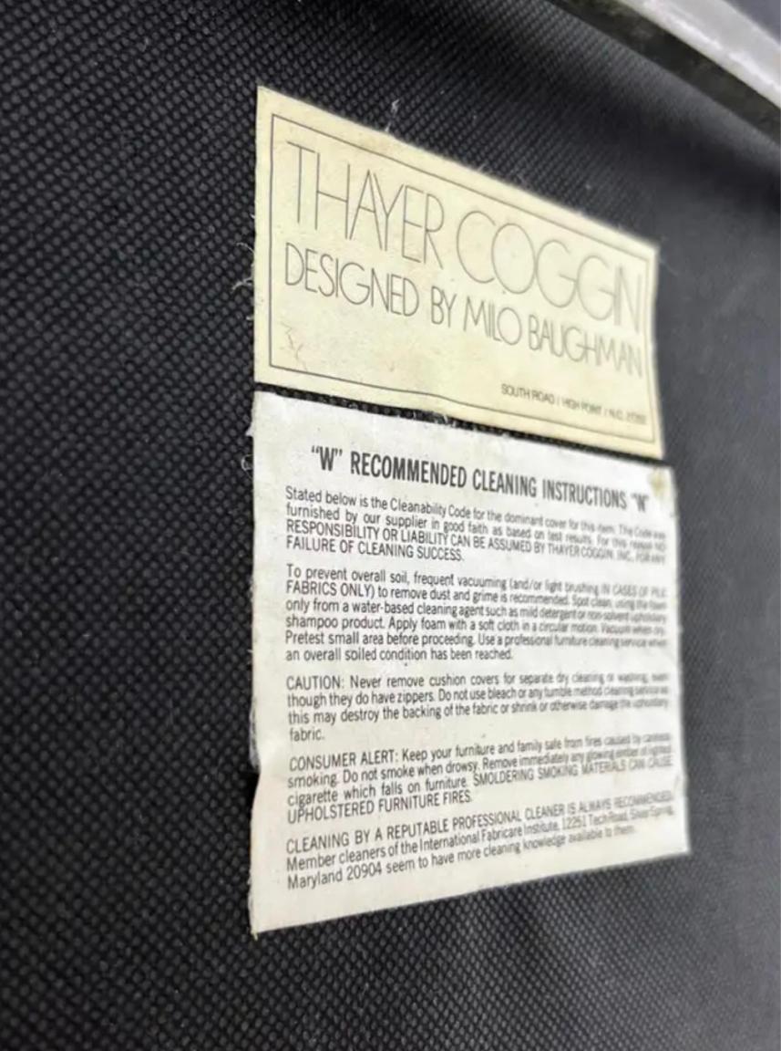 Satz von 4 Milo Baughman Thin Line Esszimmerstühlen aus elfenbeinfarbenem Boucle, 1970er Jahre (Poliert) im Angebot