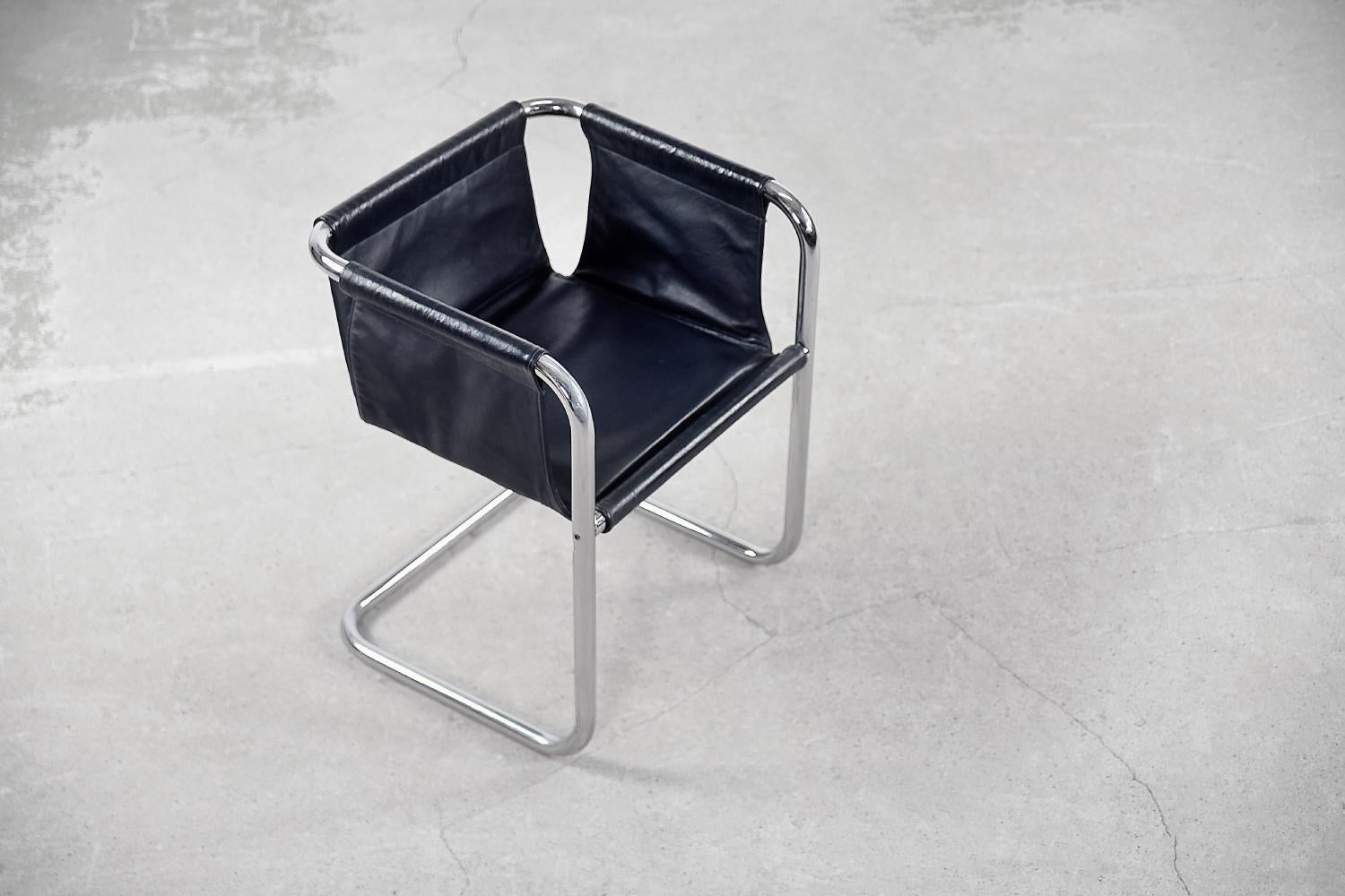Set of 4 Minimalist Bauhaus Chrome-Plated Tubular Steel&Blue Leather Armchair For Sale 1