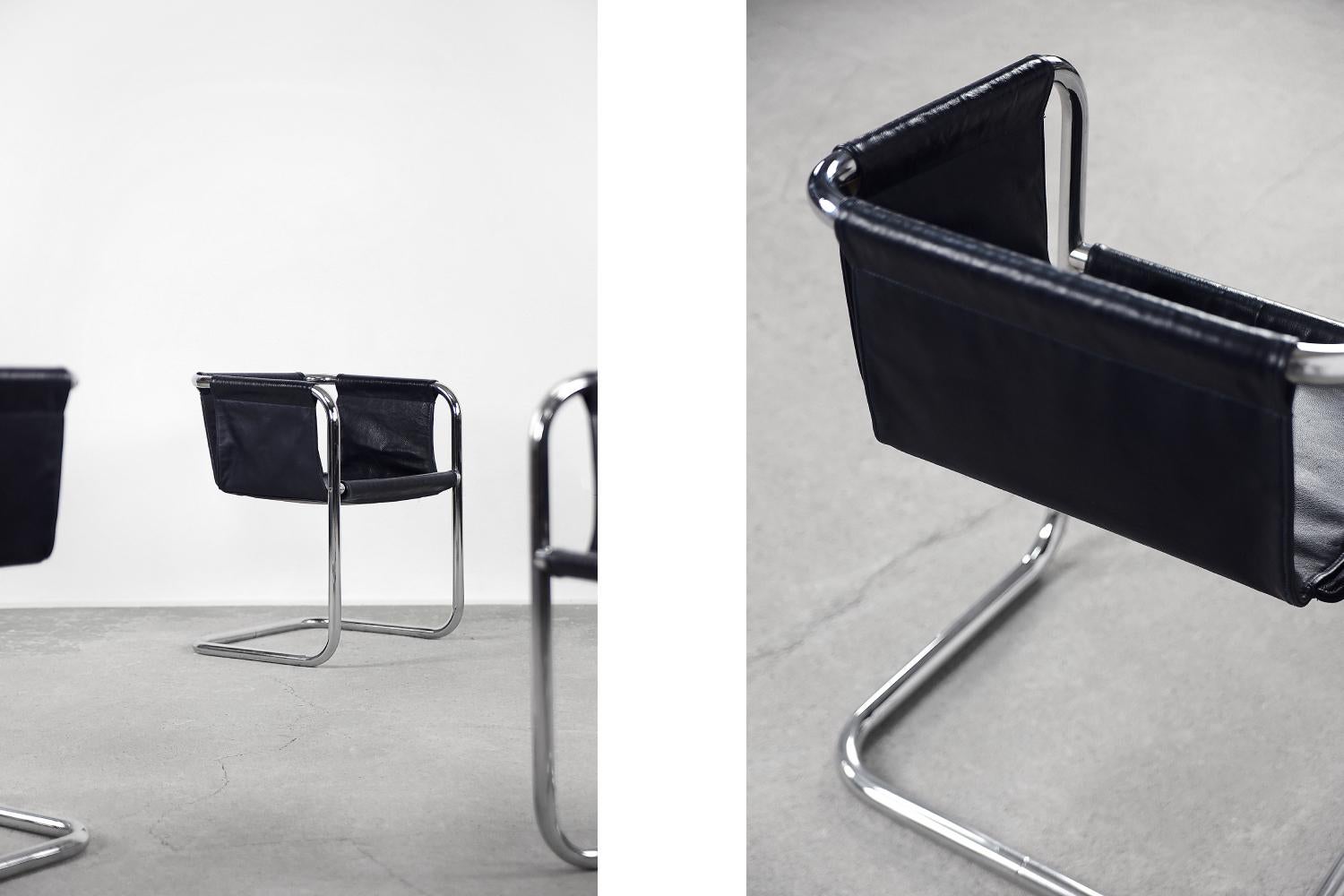Set of 4 Minimalist Bauhaus Chrome-Plated Tubular Steel&Blue Leather Armchair For Sale 2