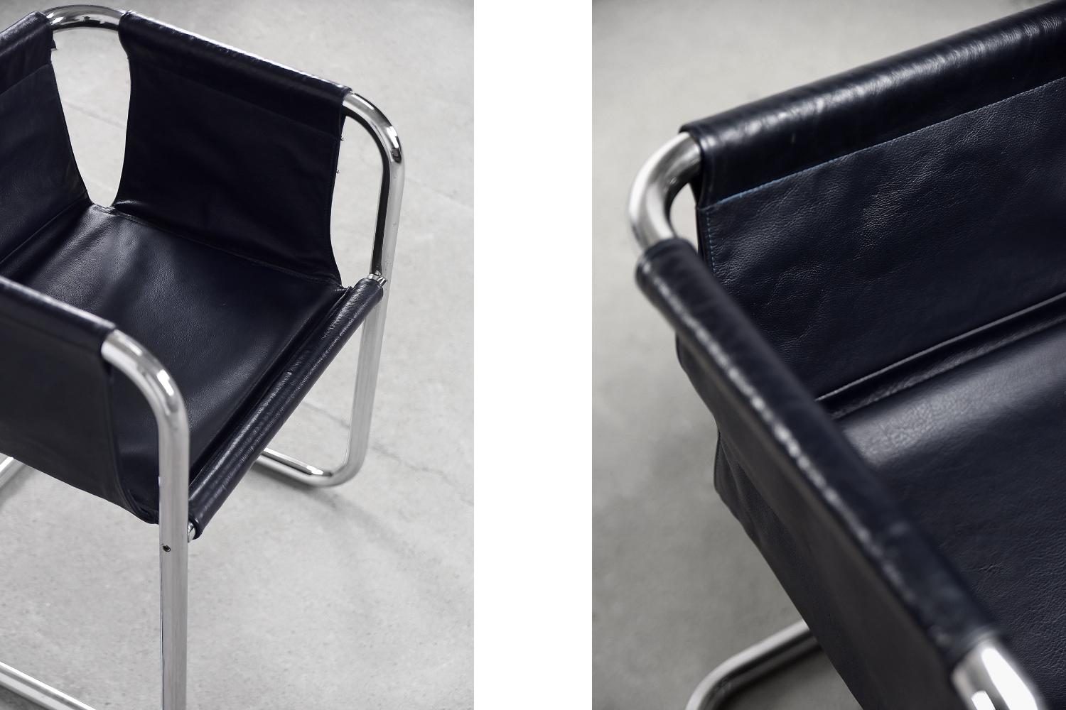 Set of 4 Minimalist Bauhaus Chrome-Plated Tubular Steel&Blue Leather Armchair For Sale 4