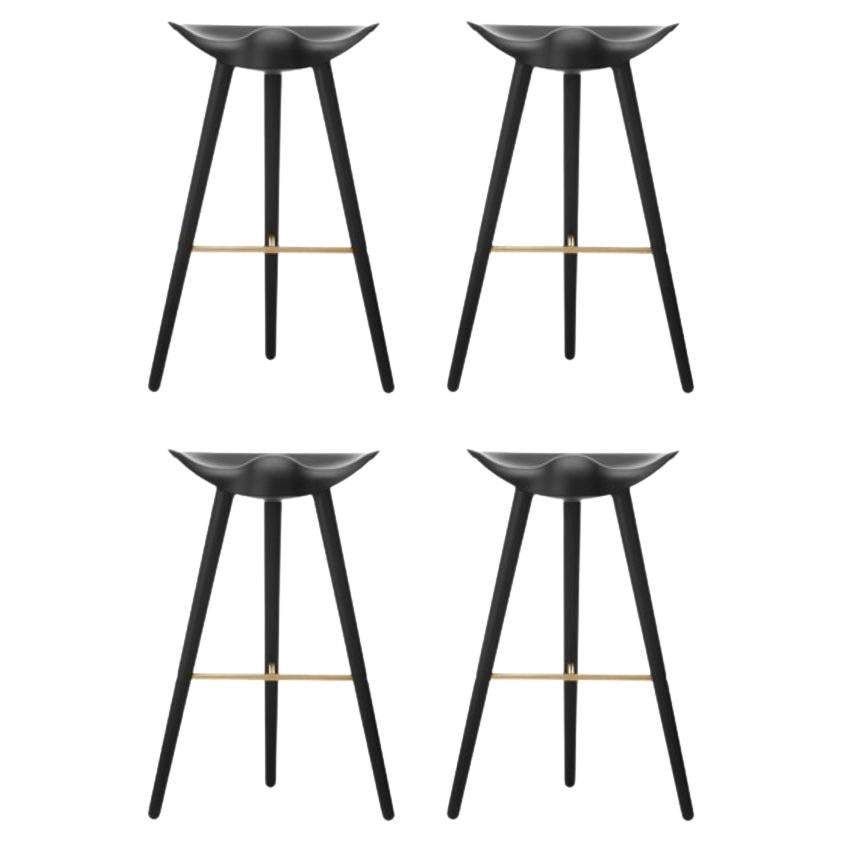 Ensemble de 4 tabourets de bar ML 42 en hêtre noir et laiton par By Lassen