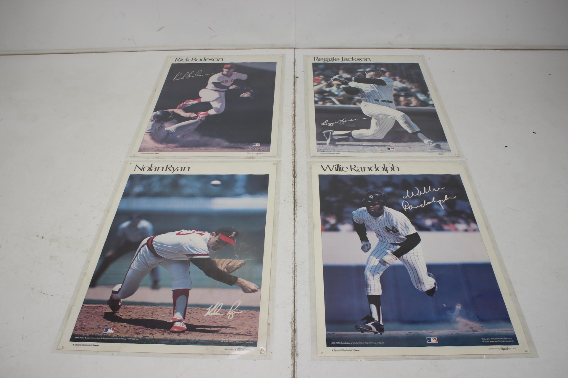Set of 4 Major League Baseball Posters, made in 1978, printed in USA.
Made of paper and plastic
Original condition, one poster has a hole in it (shown in the pictures posted), cleaned.
