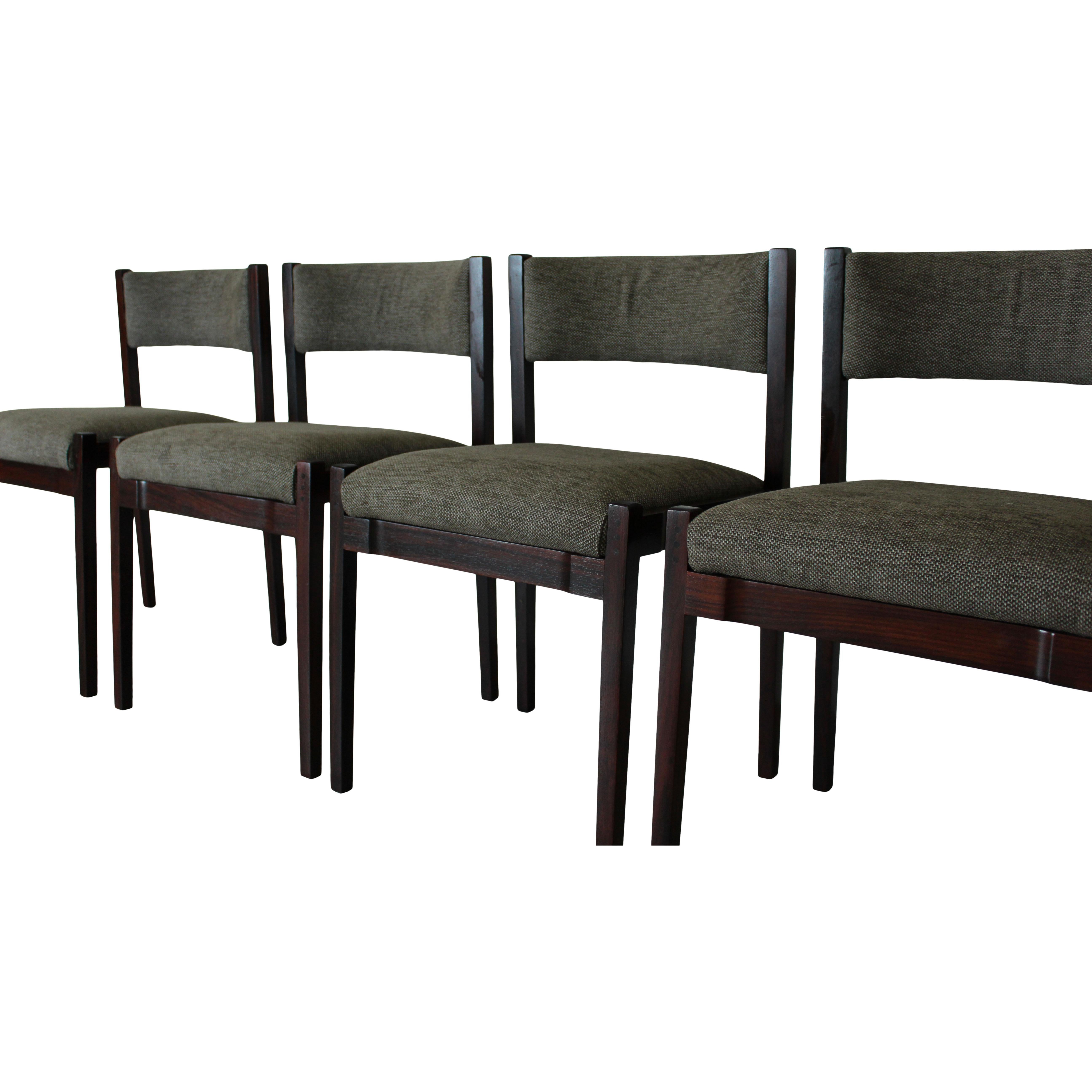 Satz von 4 Model No. 102 Stühlen von Gianfranco Frattini für Cassina, Italien, 1960er Jahre im Angebot 8