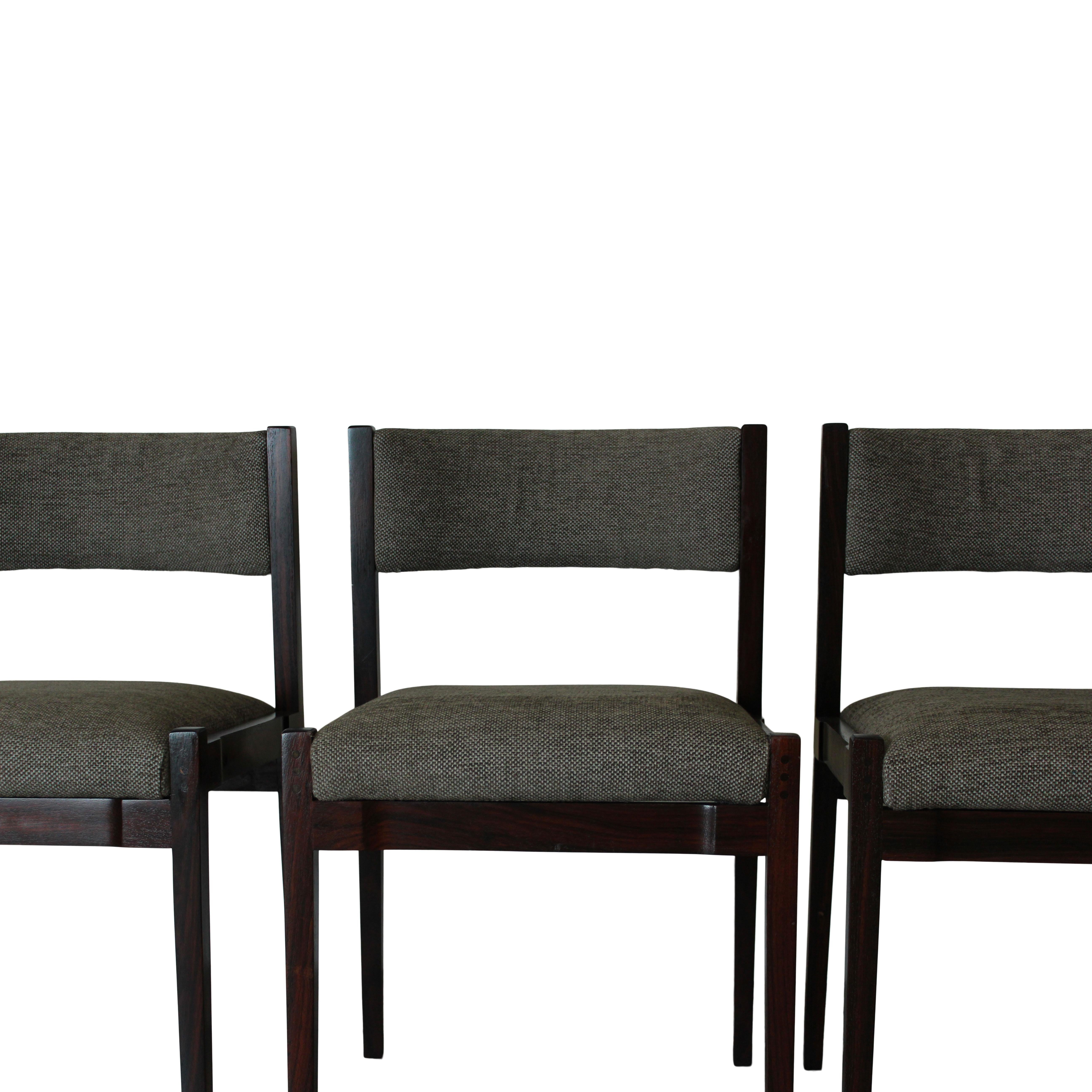 Satz von 4 Model No. 102 Stühlen von Gianfranco Frattini für Cassina, Italien, 1960er Jahre im Angebot 9