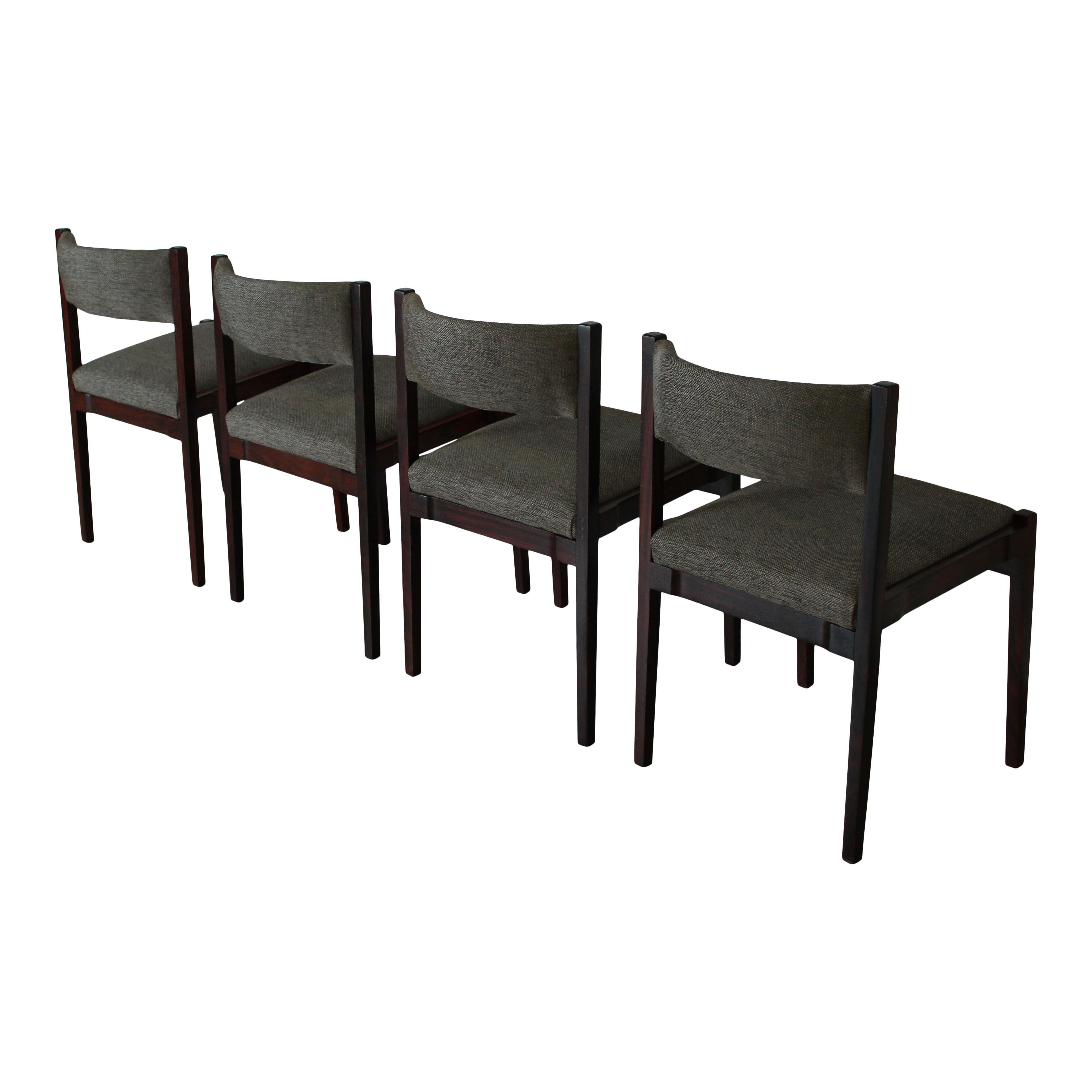 Satz von 4 Model No. 102 Stühlen von Gianfranco Frattini für Cassina, Italien, 1960er Jahre (Italienisch) im Angebot