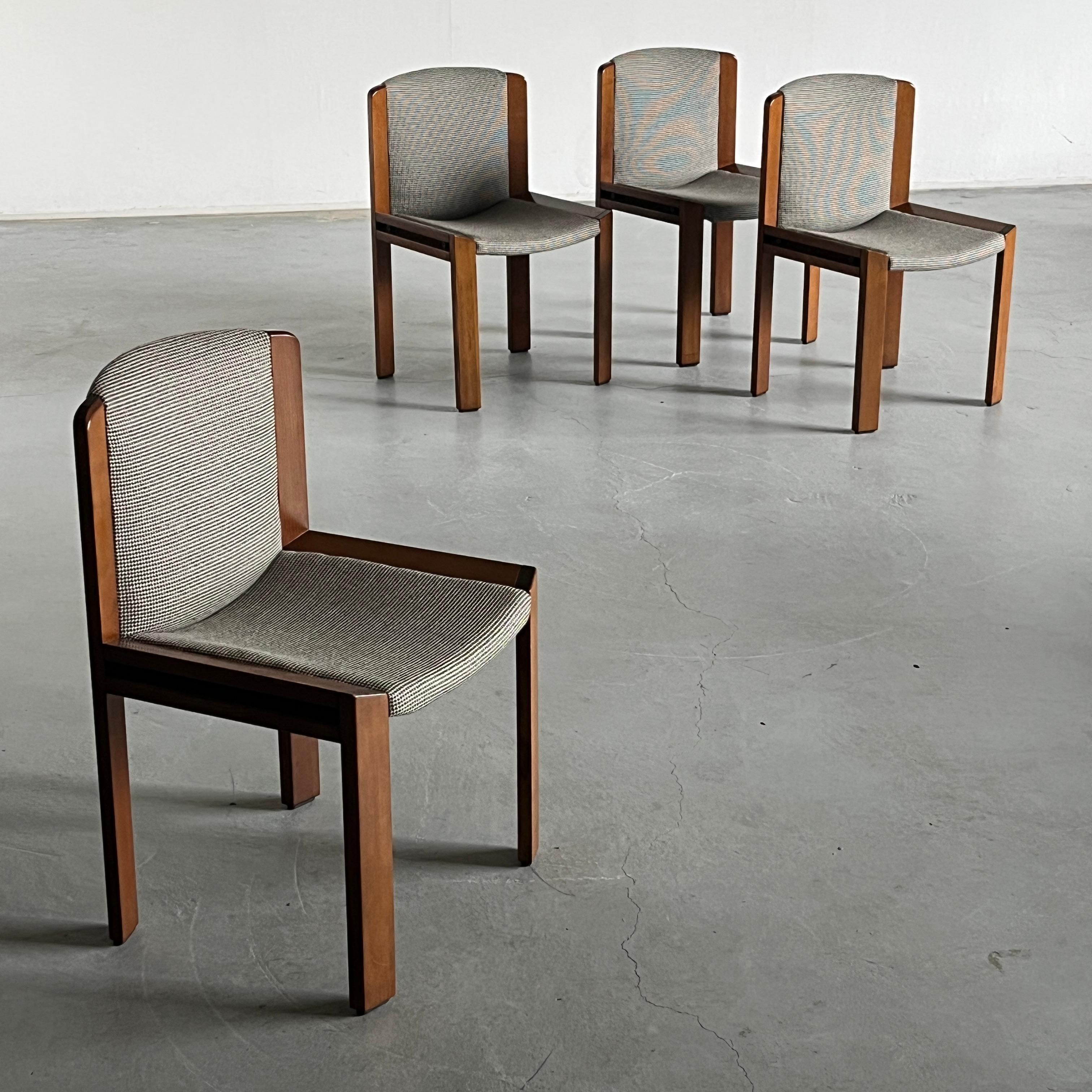 Mid-Century Modern Ensemble de 4 chaises de salle à manger 