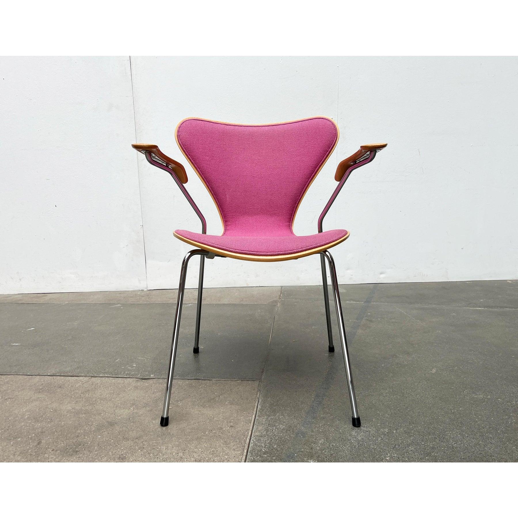 Mid-Century Modern Ensemble de 4 fauteuils empilables modèle 3107 d'Arne Jacobsen, 1990 en vente