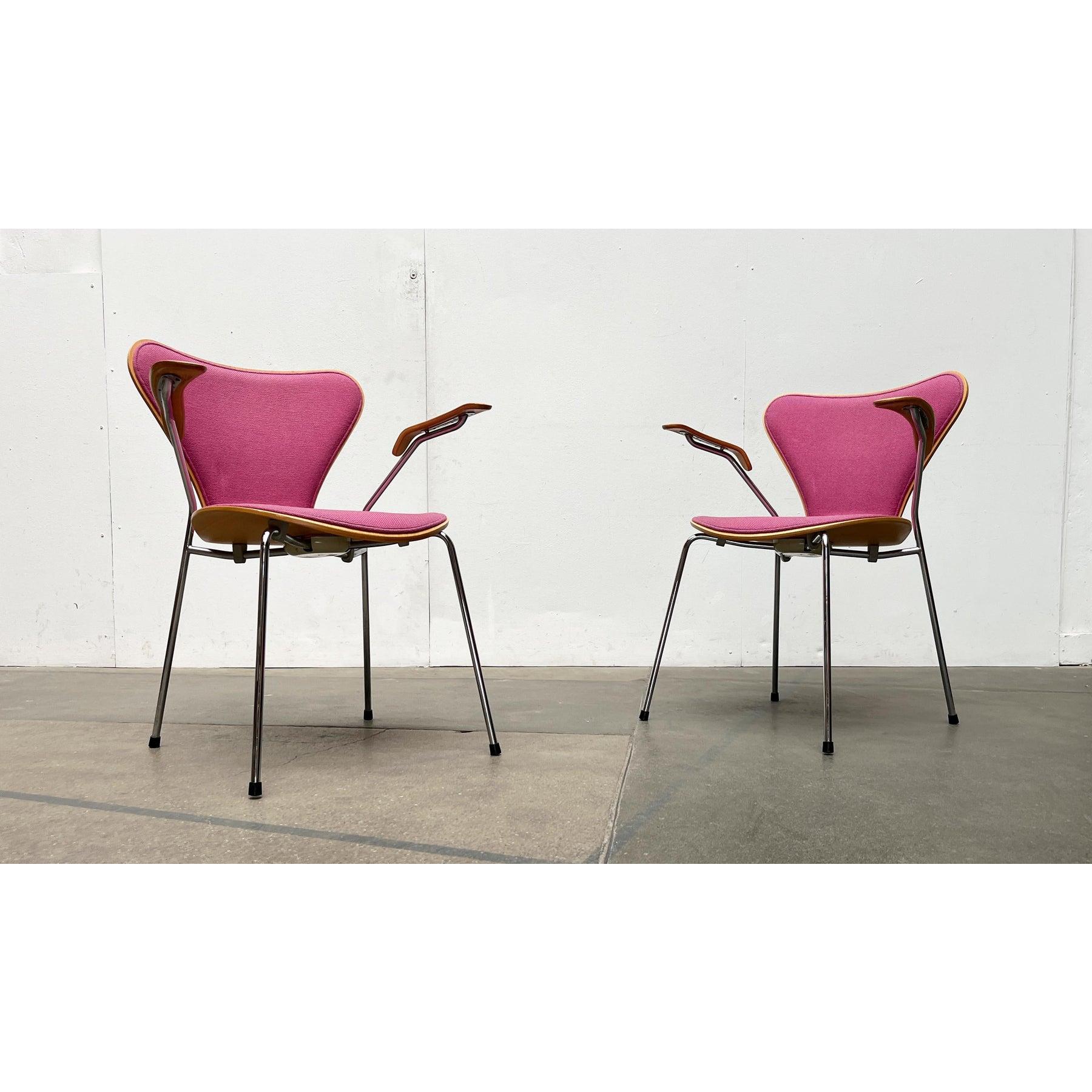 Ensemble de 4 fauteuils empilables modèle 3107 d'Arne Jacobsen, 1990 Bon état - En vente à Hamburg, DE