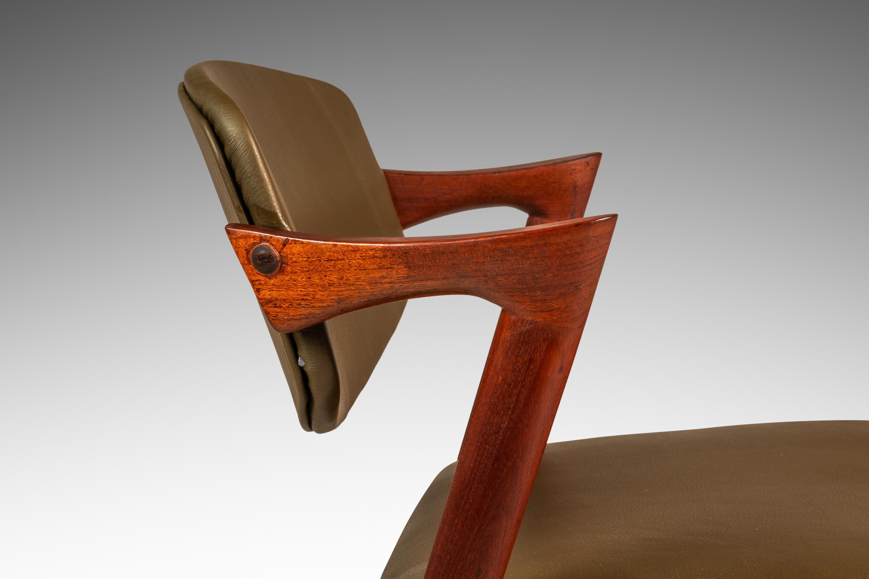 Satz von 4 Model 42 Esszimmerstühlen aus Teakholz von Kai Kristiansen, Dänemark, ca. 1960er Jahre im Angebot 4