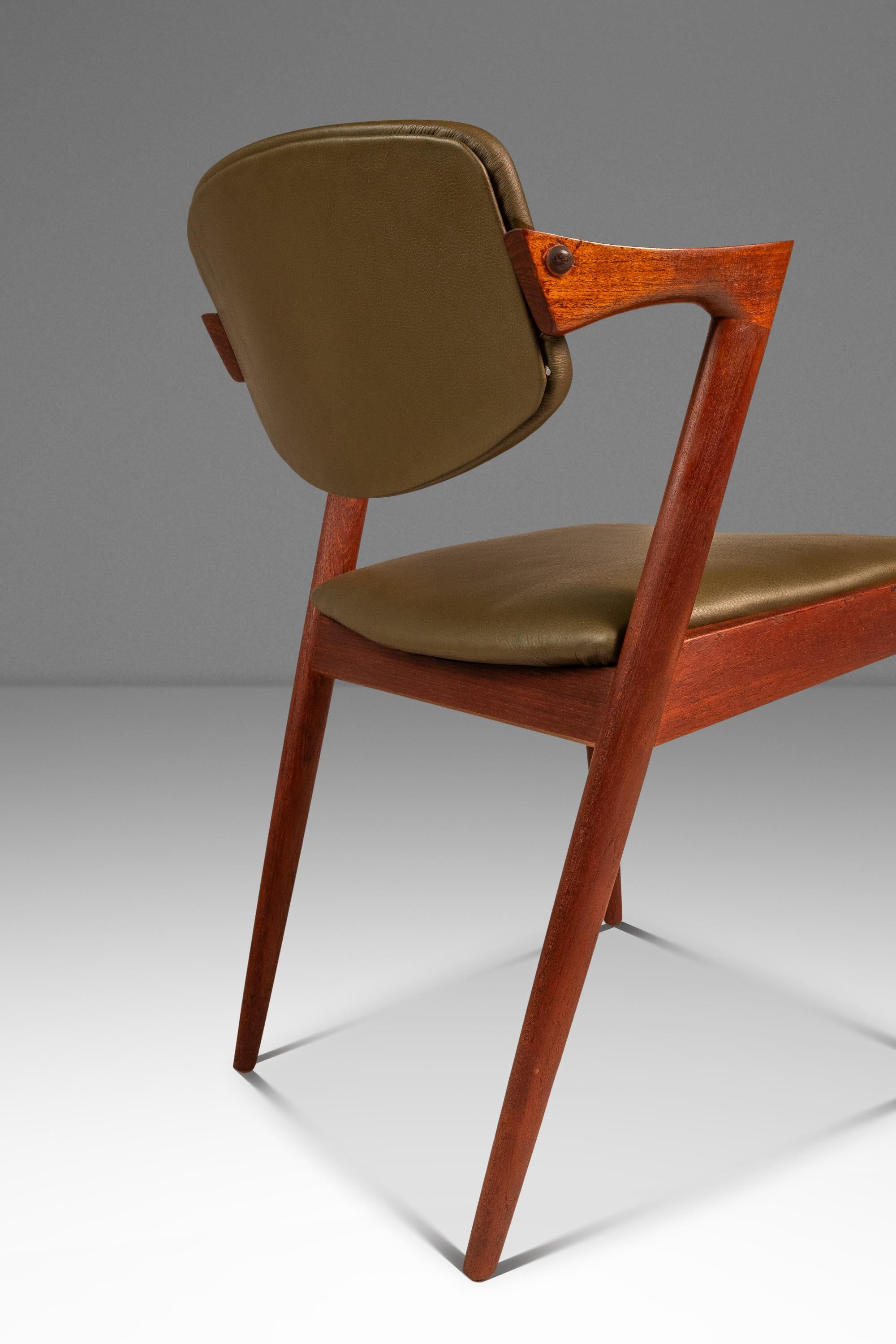 Satz von 4 Model 42 Esszimmerstühlen aus Teakholz von Kai Kristiansen, Dänemark, ca. 1960er Jahre im Angebot 11