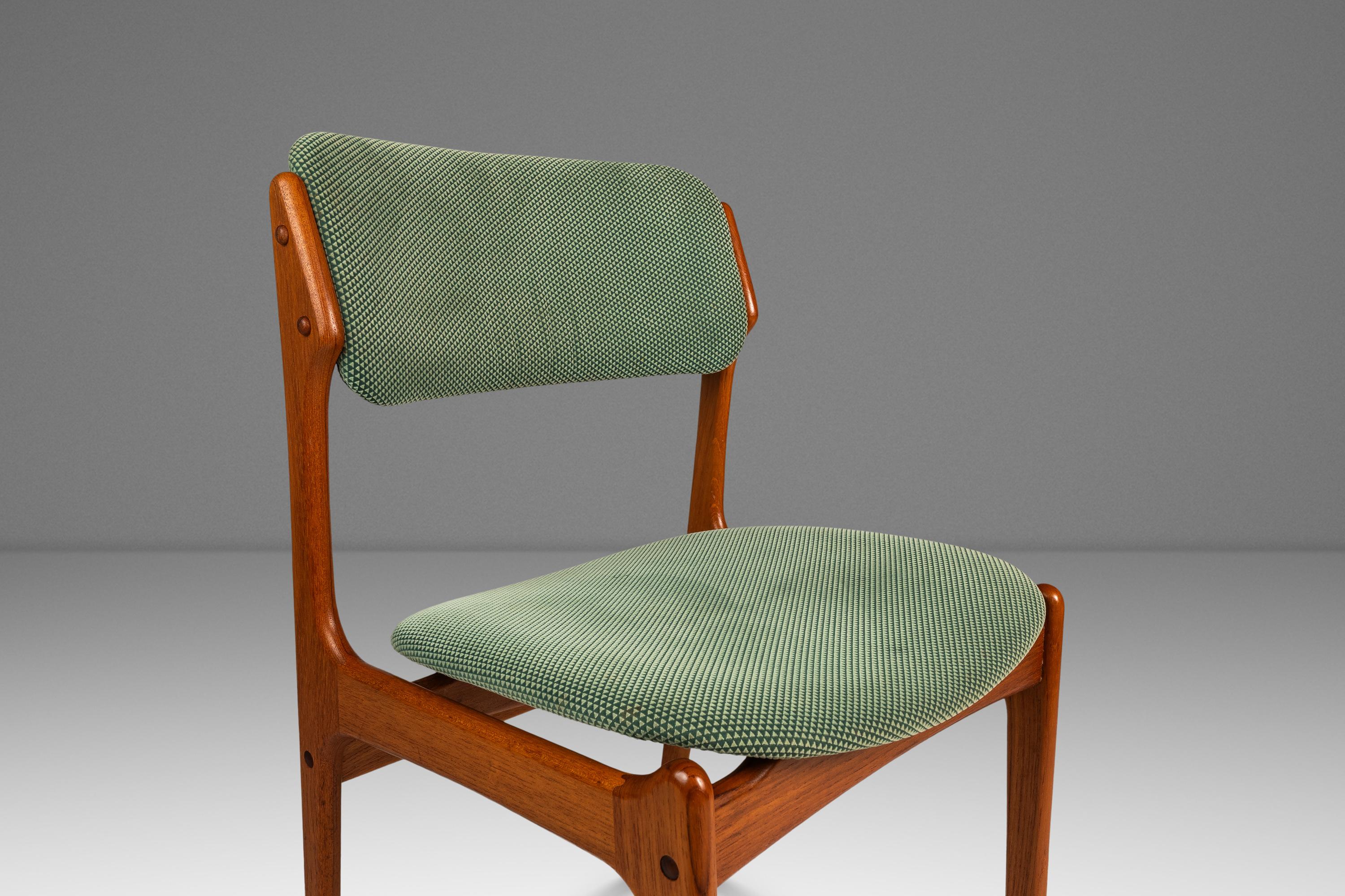 Satz von 4 Model 49 Esszimmerstühlen von Erik Buch für O. D. Møbler, Dänemark, um 1990 im Angebot 3