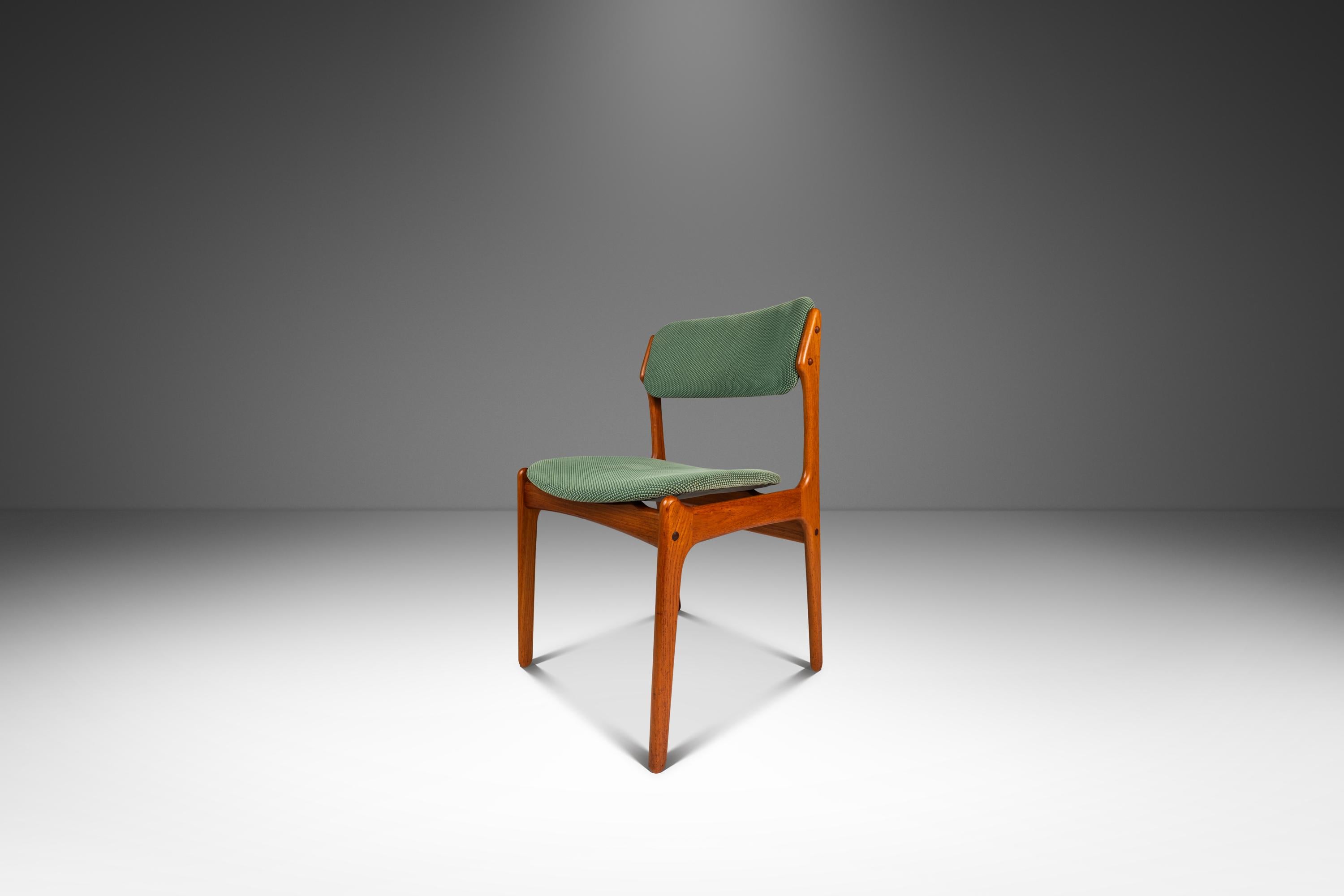 Satz von 4 Model 49 Esszimmerstühlen von Erik Buch für O. D. Møbler, Dänemark, um 1990 im Angebot 2