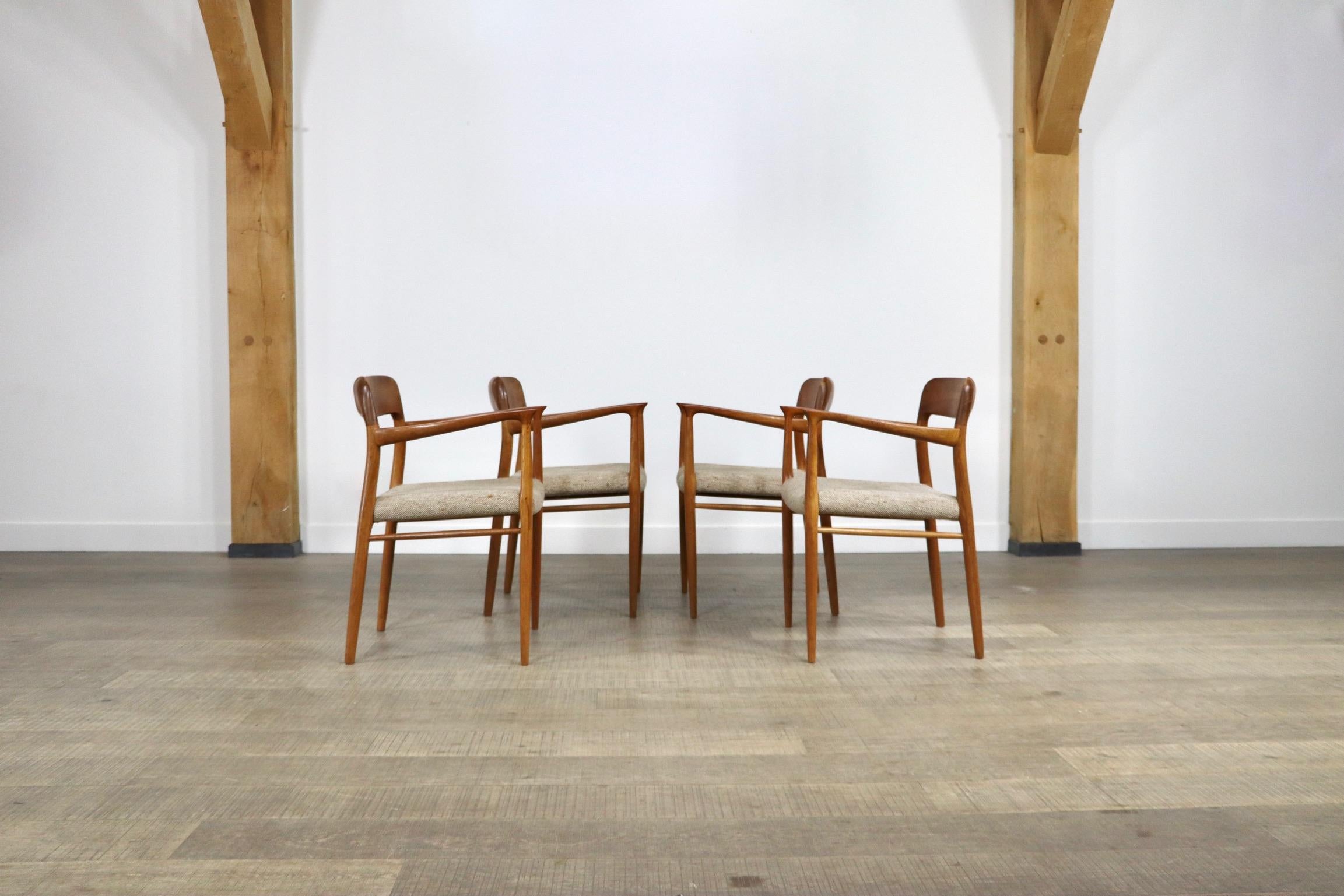 Ensemble de 4 chaises de salle à manger Model 56 en chêne de Niels Otto Møller, années 1960 5