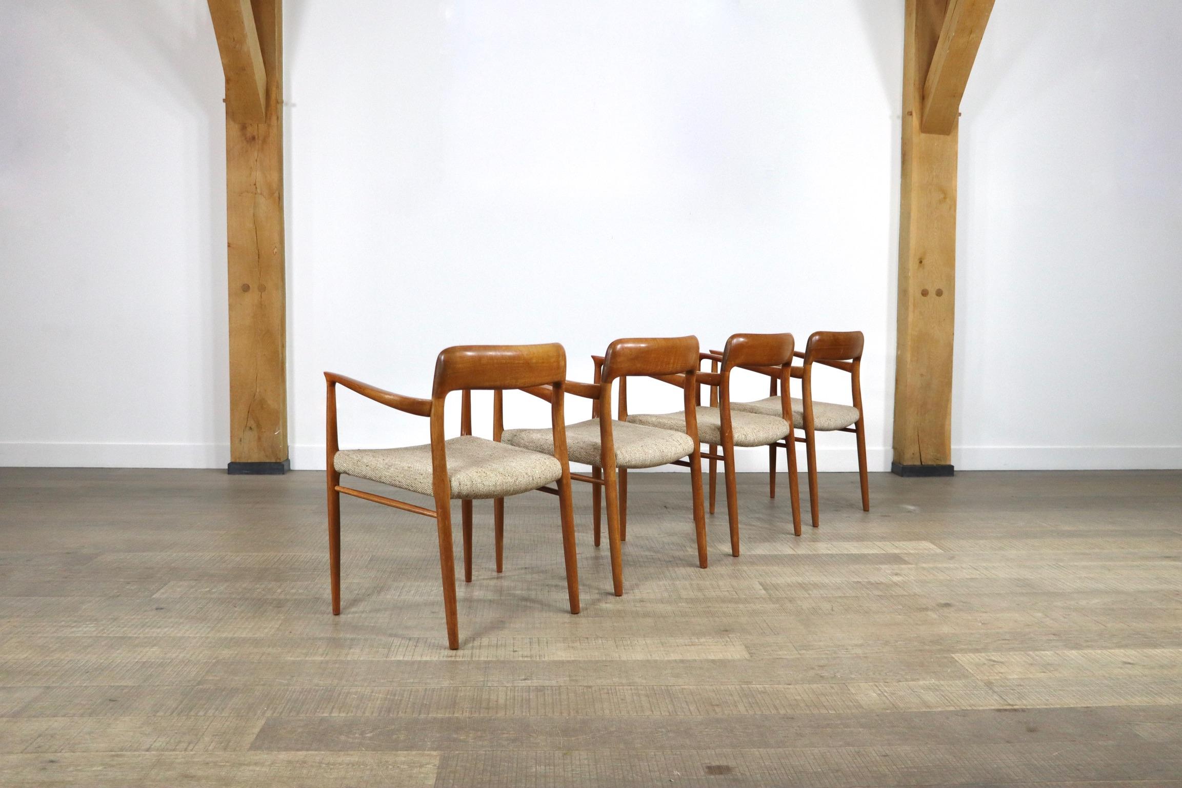 Ensemble de 4 chaises de salle à manger Model 56 en chêne de Niels Otto Møller, années 1960 10