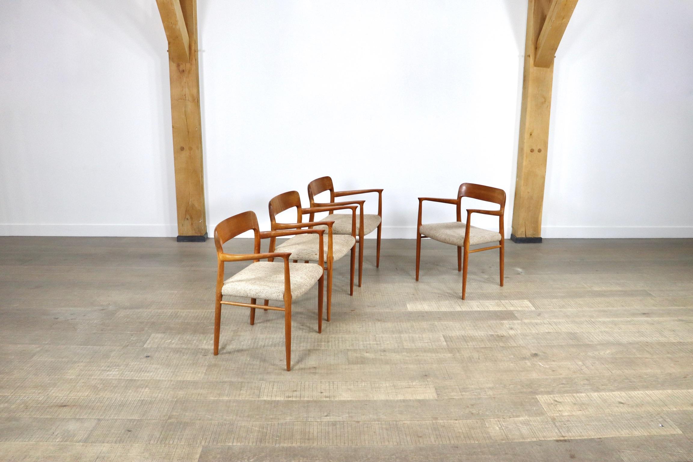 Ensemble de 4 chaises de salle à manger Model 56 en chêne de Niels Otto Møller, années 1960 2