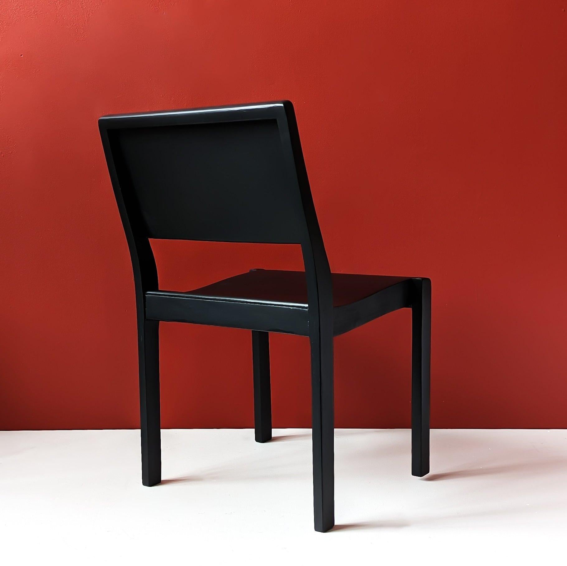 Finnish Set of 4 model 611 chairs by Alvar Aalto & Otto Korhonen , Finland 