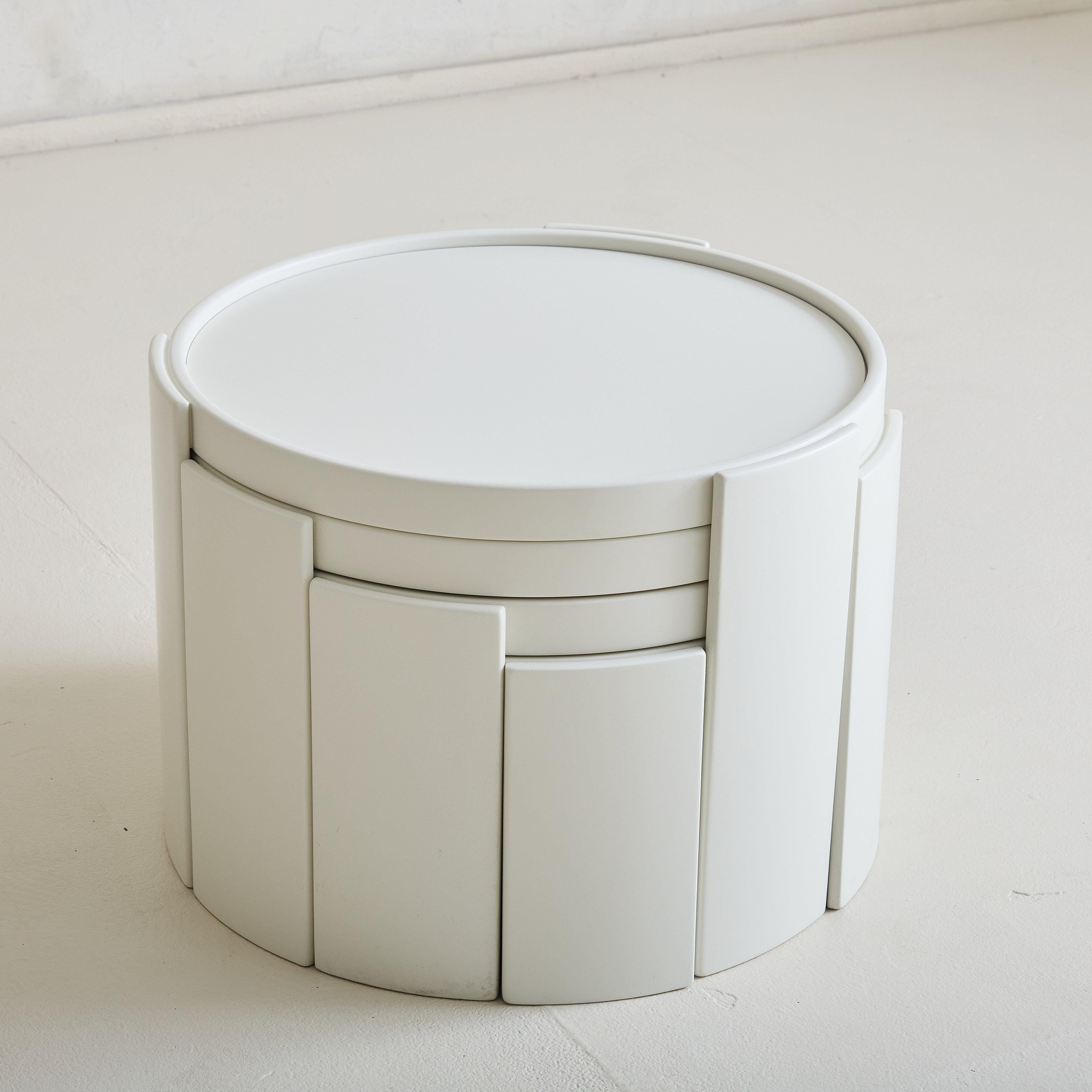 Set of 4 ‘Model 780’ White Wood Stacking Coffee Tables by Gianfranco Frattini For Sale 2