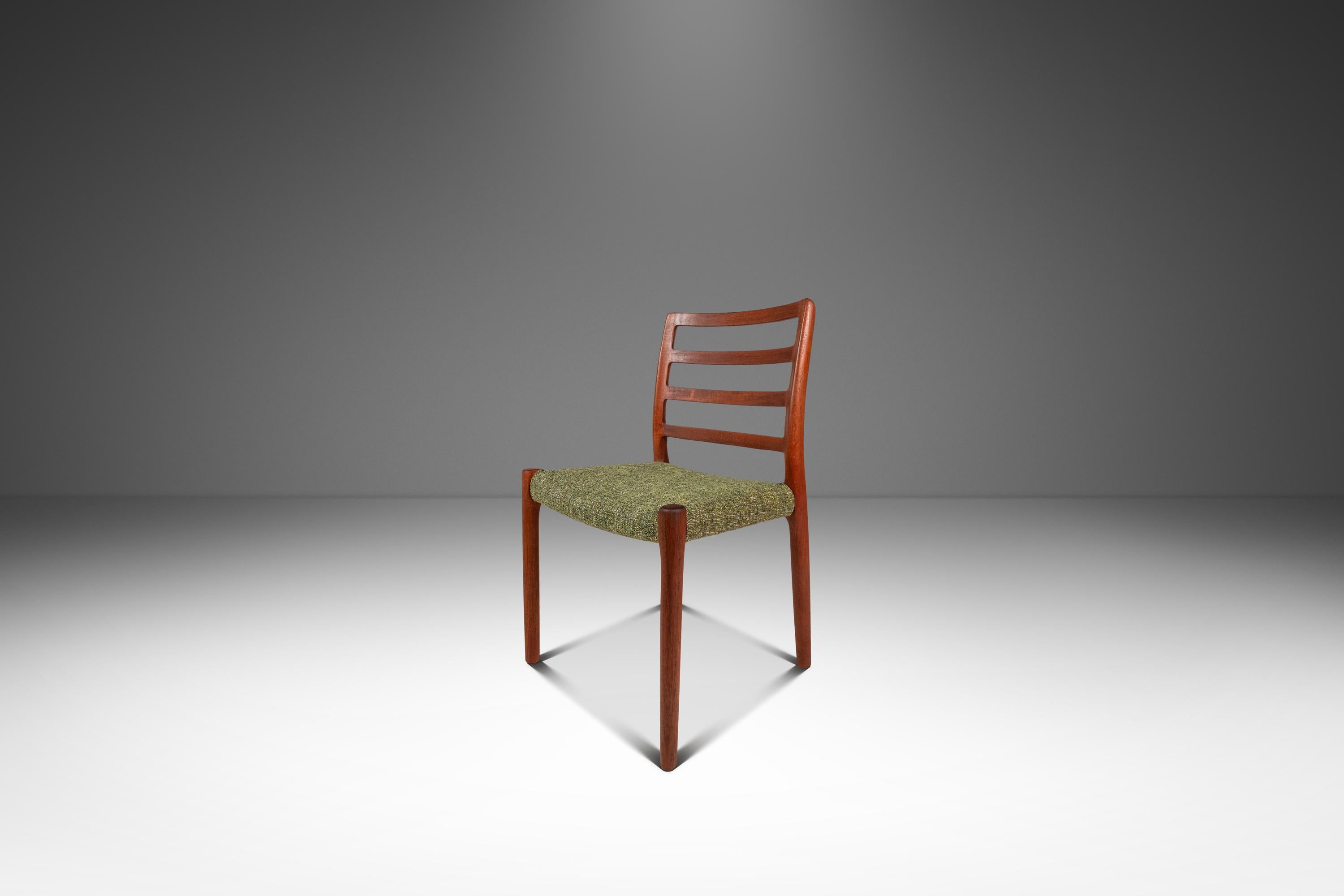 Teck Set of 4 Model 85 Ladderback Chairs, Niels Møller, J.L. Møller, Denmark, 1960s en vente