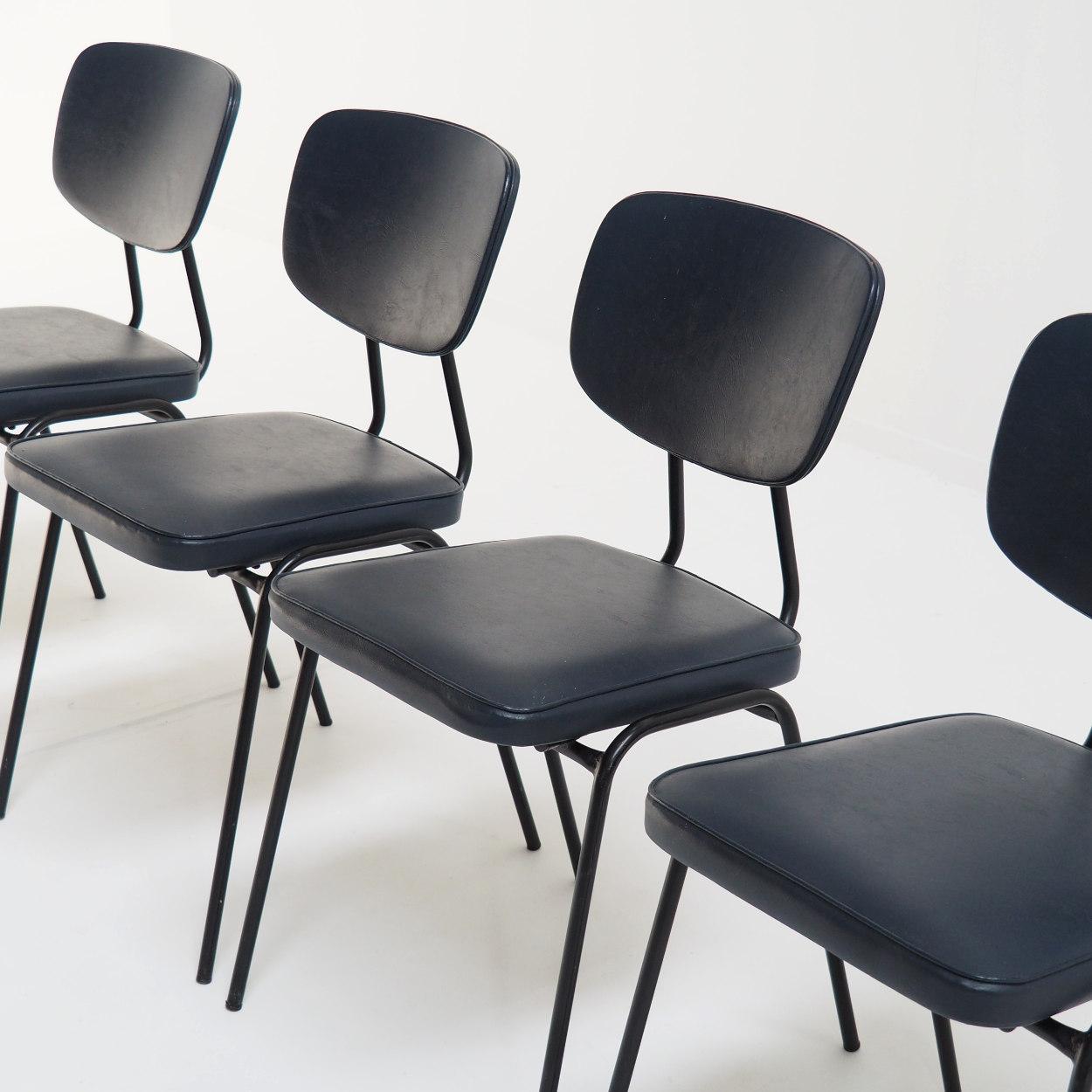 Set of 4 Model ‘CM’ Chairs by Pierre Guariche for Meurop, 1960s In Good Condition In Beerse, VAN