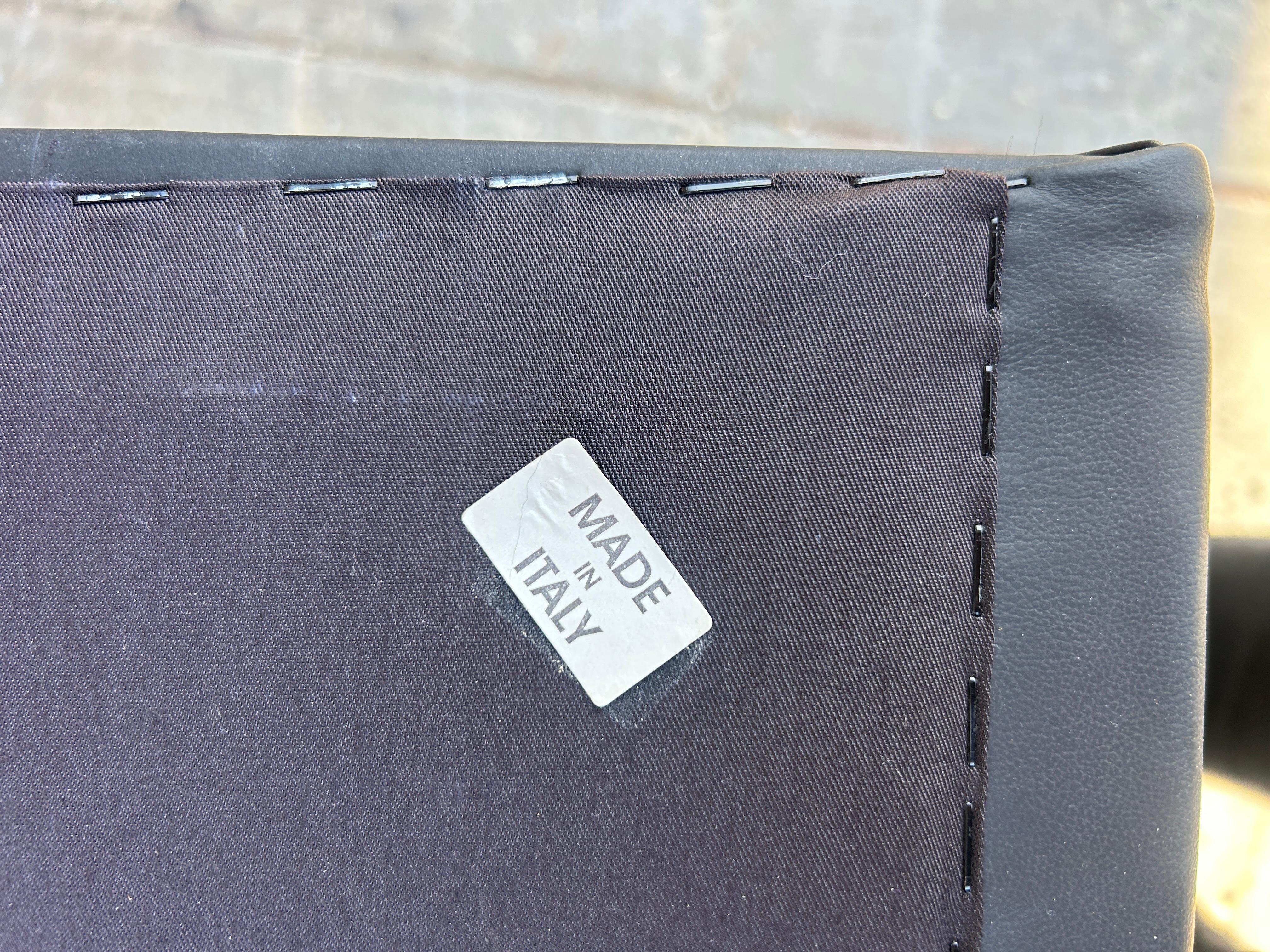 Cuir Lot de 4 chaises tubulaires modernes en cuir noir Brno chromé en vente