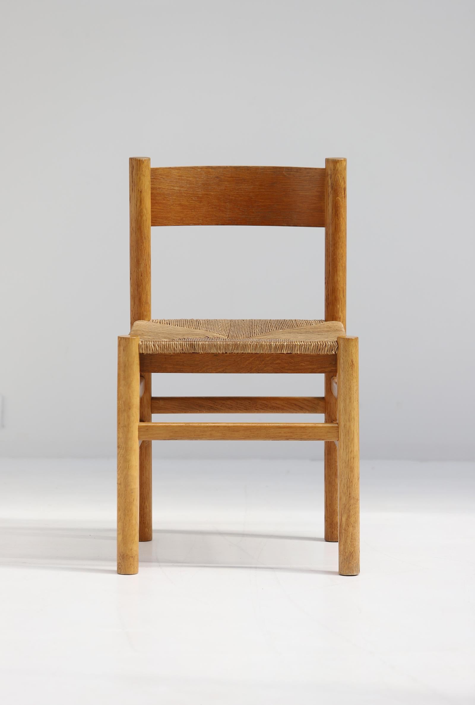 Set of 4 Modern Design wooden Dining Room Chairs with a Rush Seat In Good Condition In Antwerpen, Antwerp