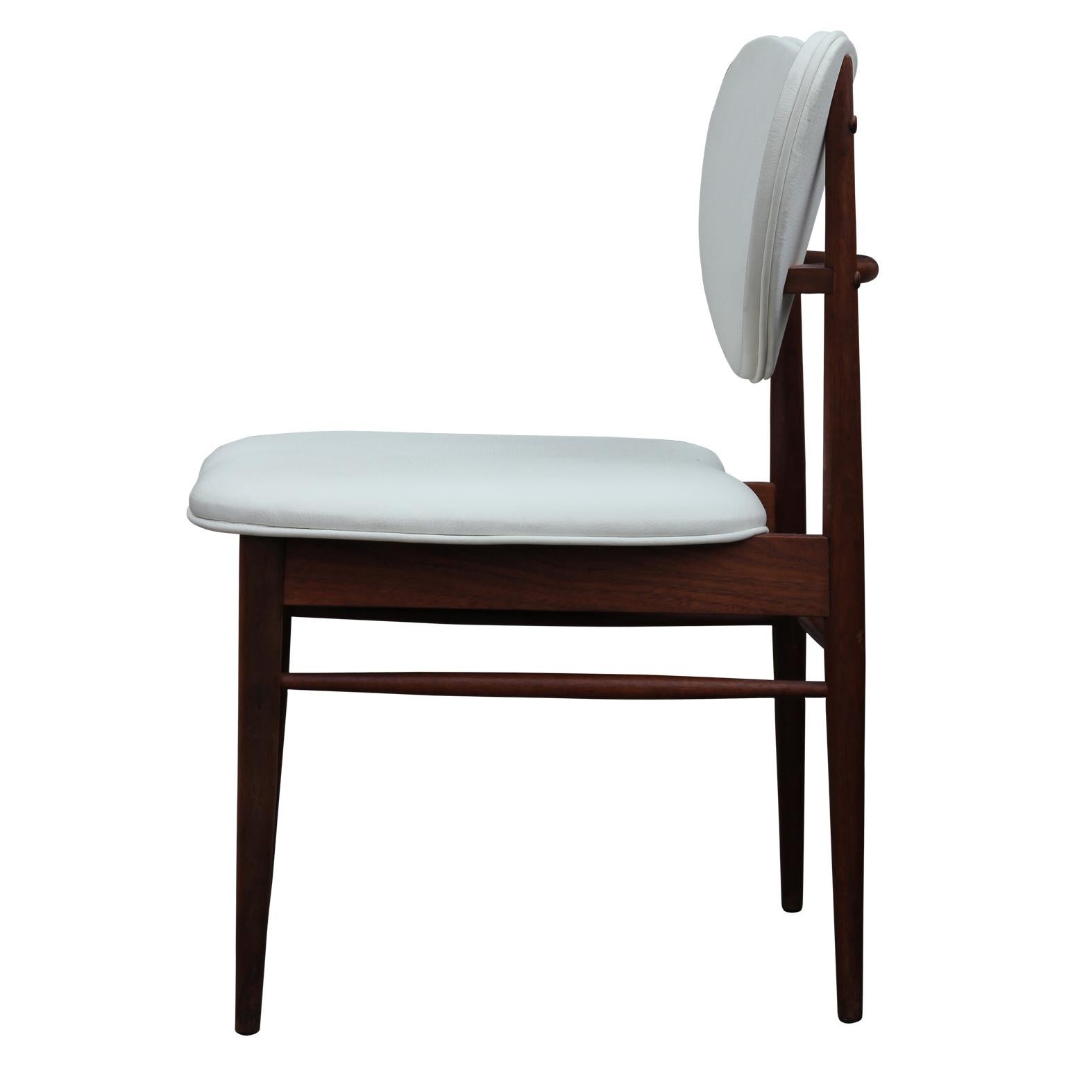 European Set of 4 Modern Dining Chairs in the Style of Finn Juhl, 1950s
