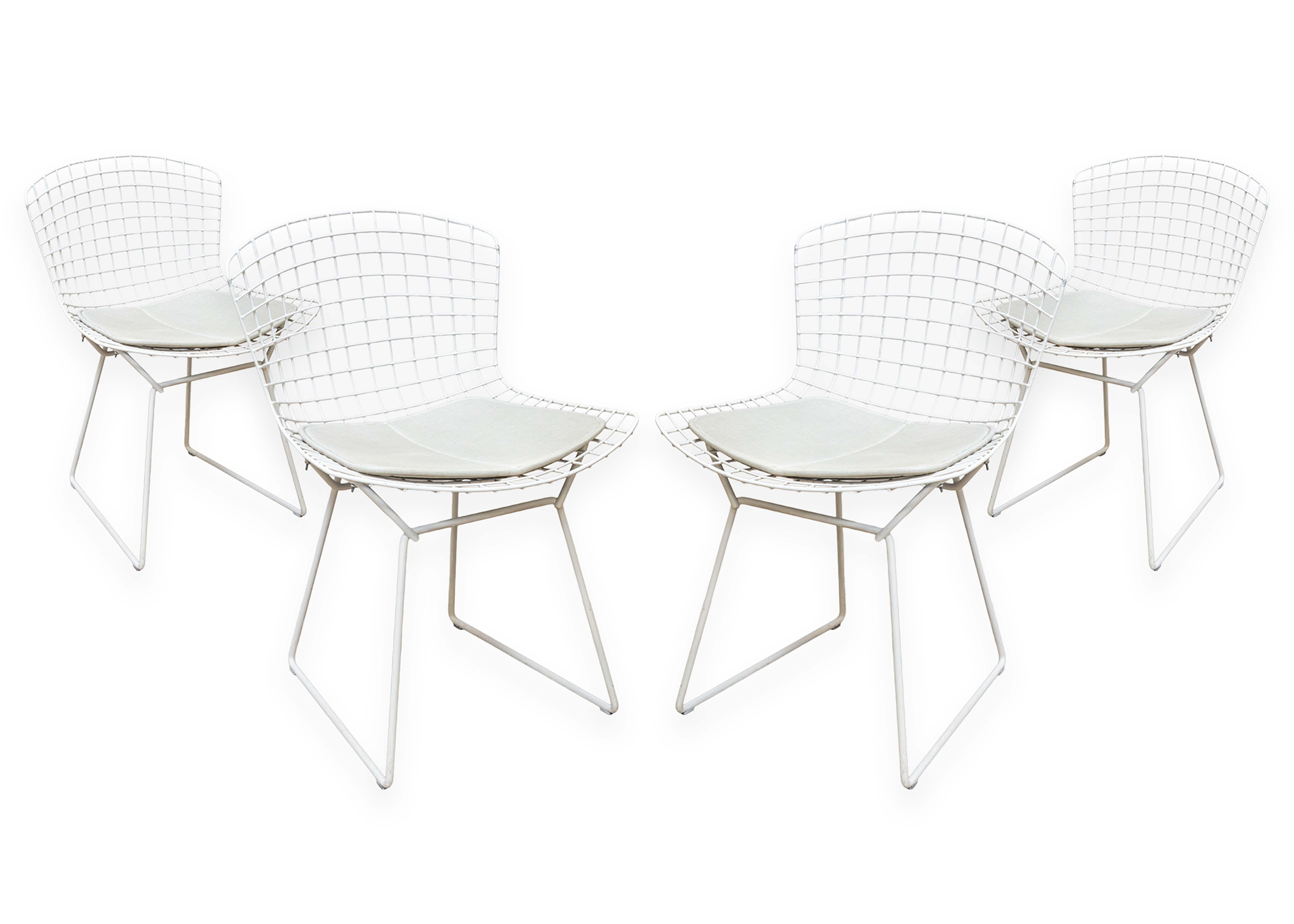 Set of 4 Modern Harry Bertoia White Side Chairs with Vinyl Seat Pads For Sale 3