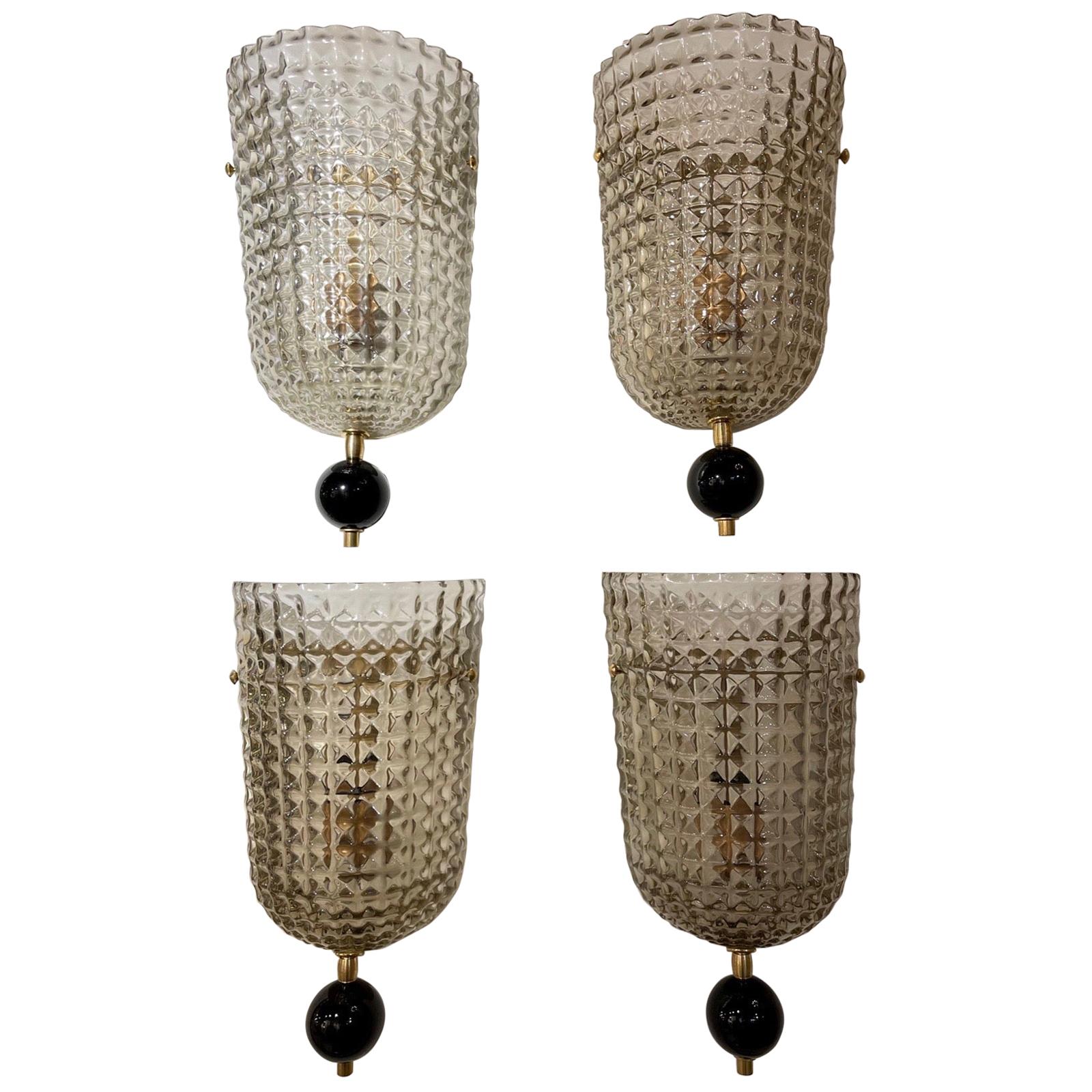 Set von 4 modernen Wandleuchtern aus Muranoglas mit schwarzen Glaskugeln als Abschluss im Angebot