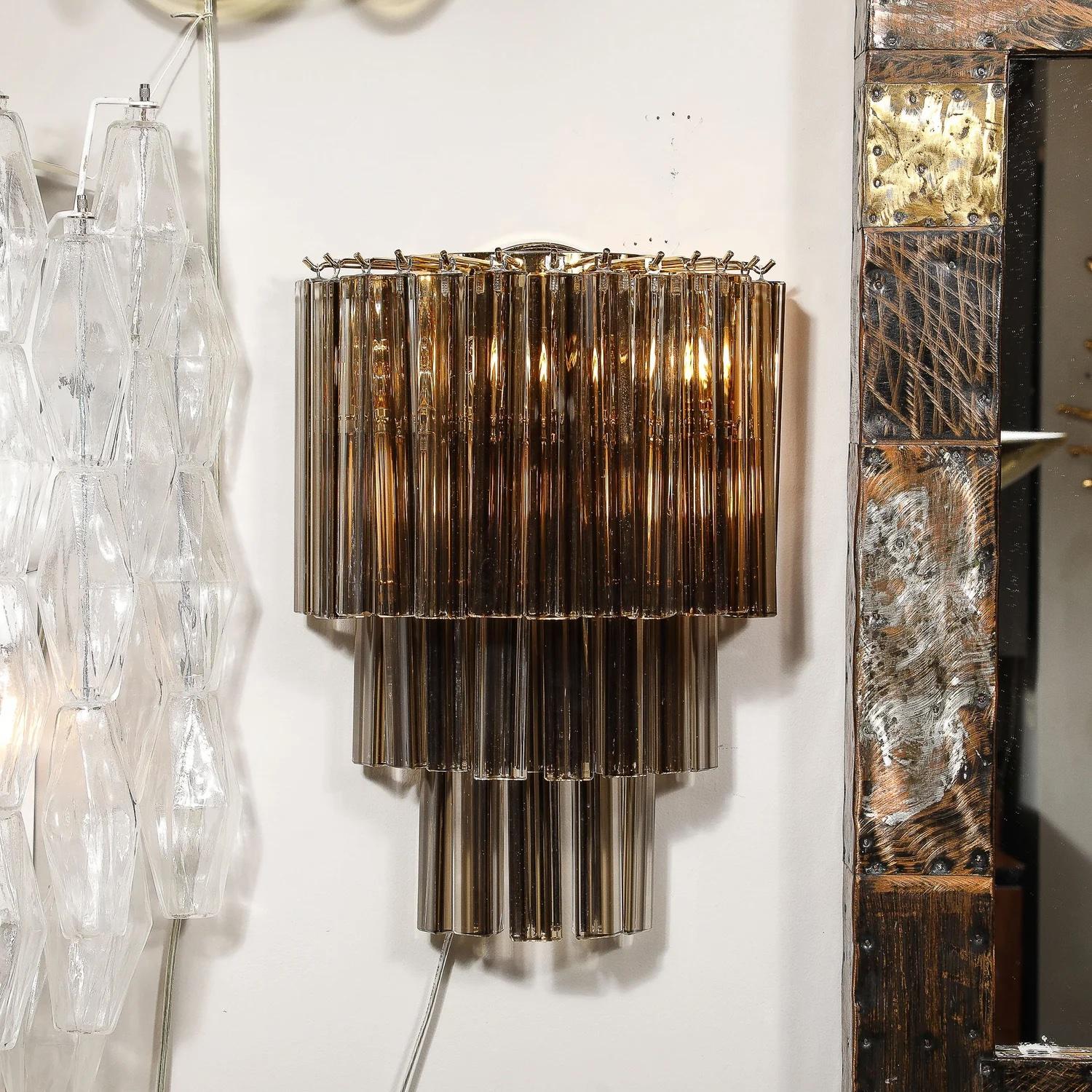 Moderne Ensemble de 4 appliques à trois niveaux en verre de Murano fumé soufflé à la main et de style moderne en vente