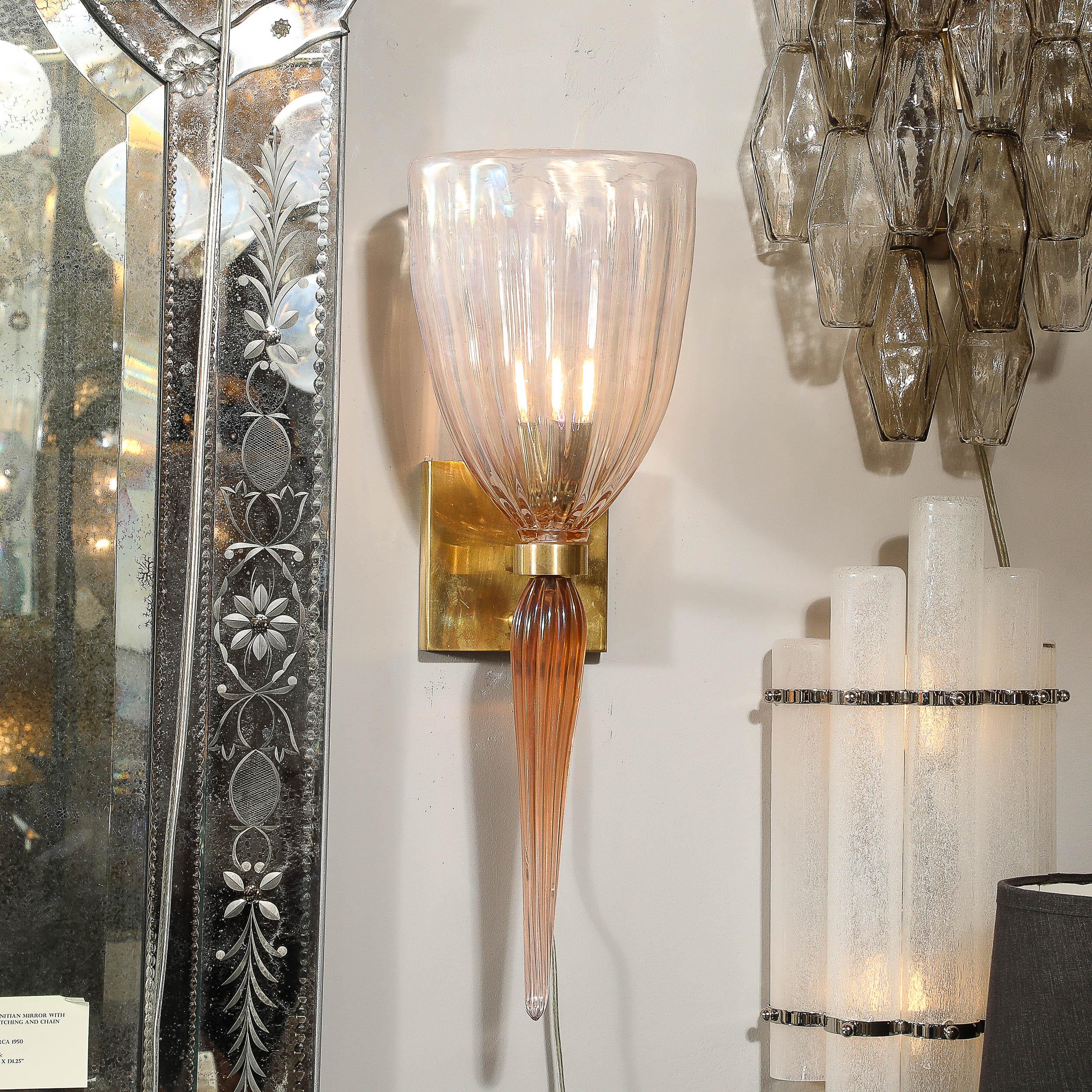 Set di 4 lampade moderniste in vetro di Murano soffiato a bocca e iridescente di colore rosa In condizioni Nuovo in vendita a New York, NY