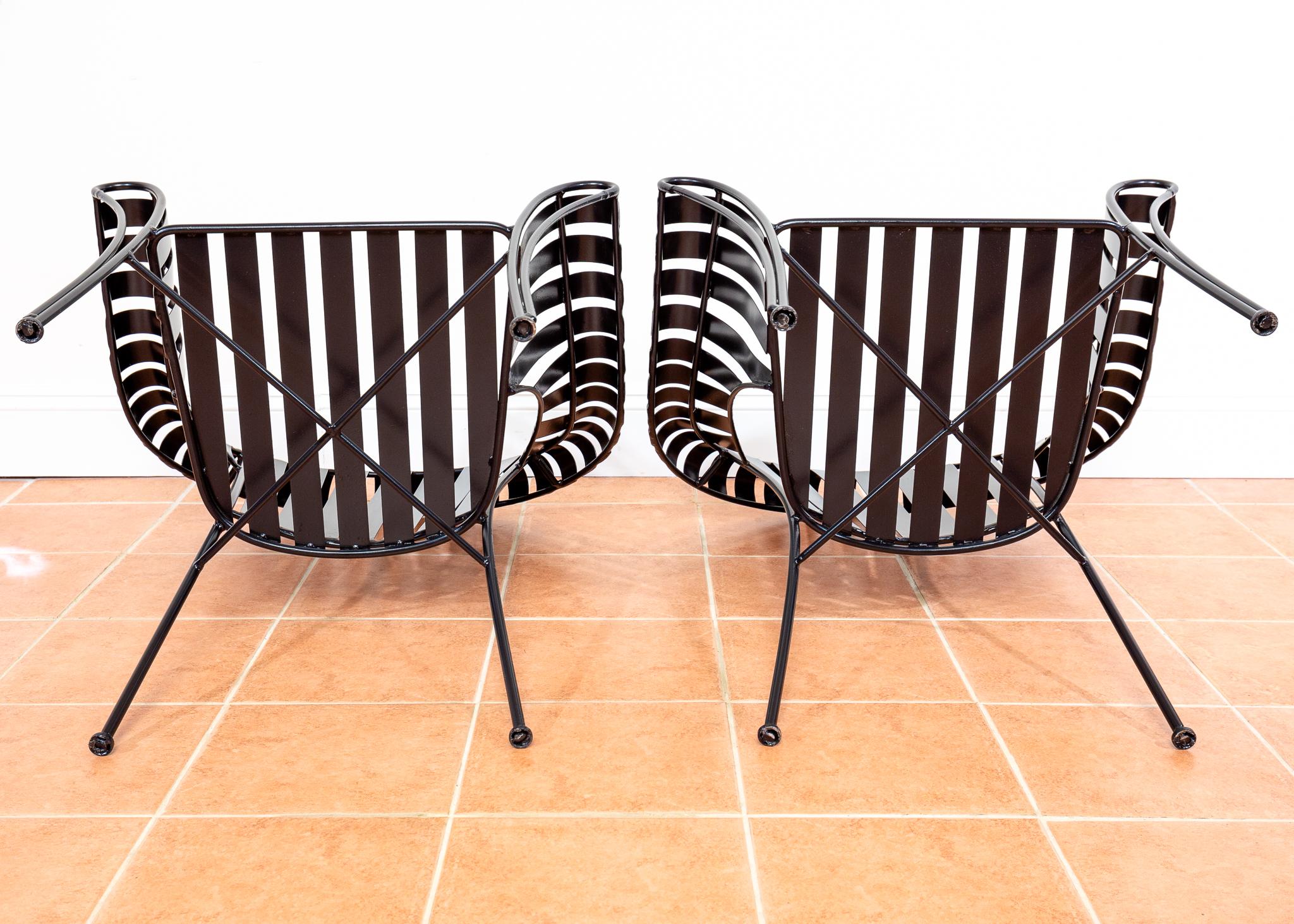 Set di 4 poltrone da giardino moderniste con cinghia in ferro Salterini in stile brutalista MCM in vendita 12
