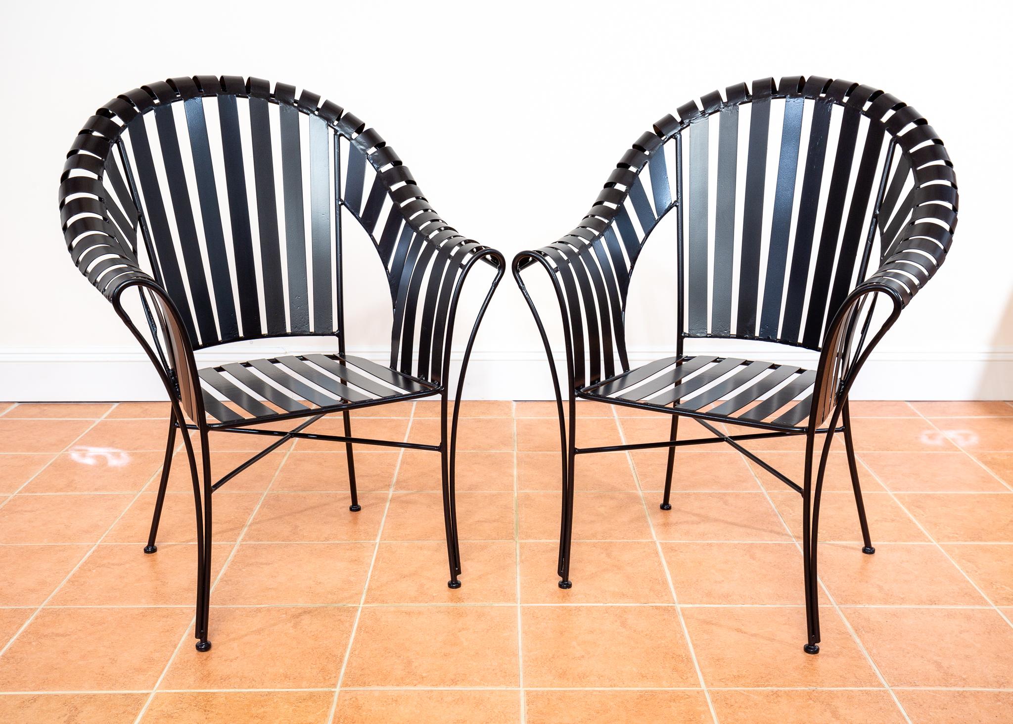 XX secolo Set di 4 poltrone da giardino moderniste con cinghia in ferro Salterini in stile brutalista MCM in vendita