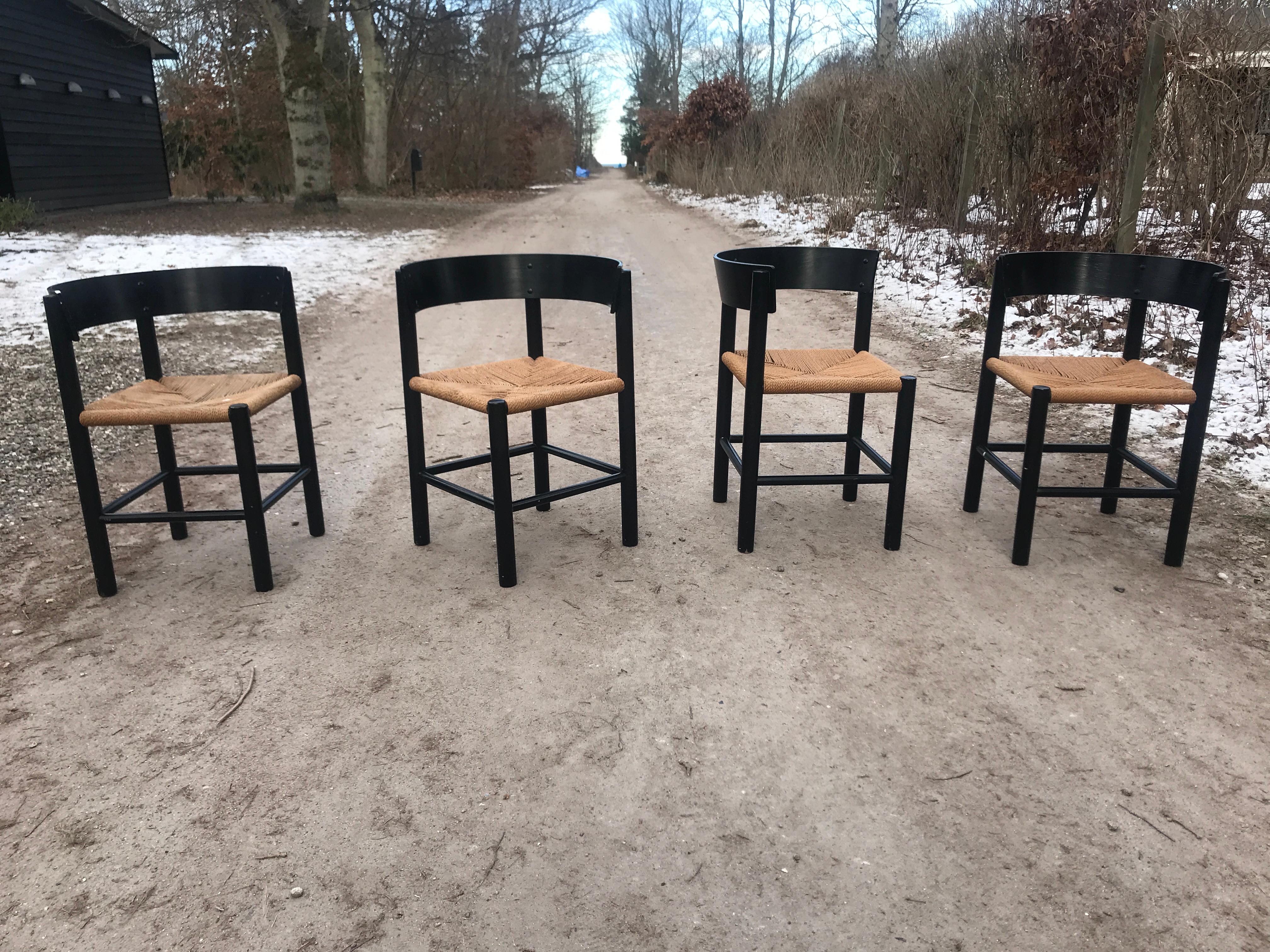 The Corner chairs from Fritz Hansen are hard to find. These 4 in original vintage condition needs a little work to become as unique as they deserve to be.