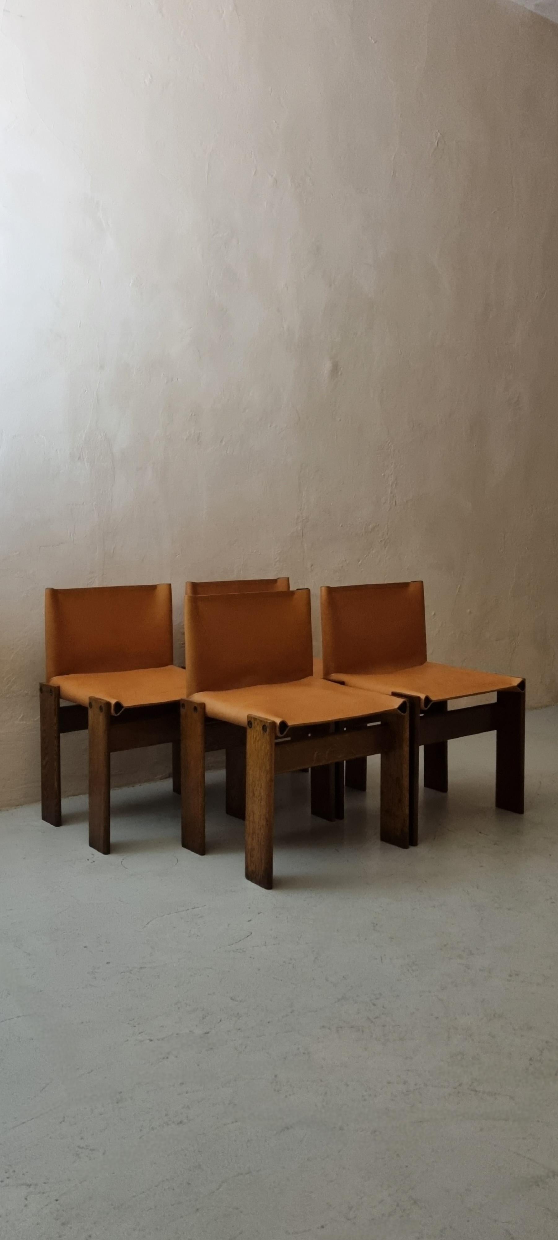 Mid-Century Modern Set of 4 Monk chairs designed by Afra and Tobia Scarpa for Molteni 1974 en vente