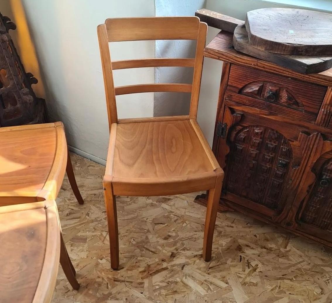 set di 4 sedie monoblocco In condizioni discrete in vendita a TARBES, FR