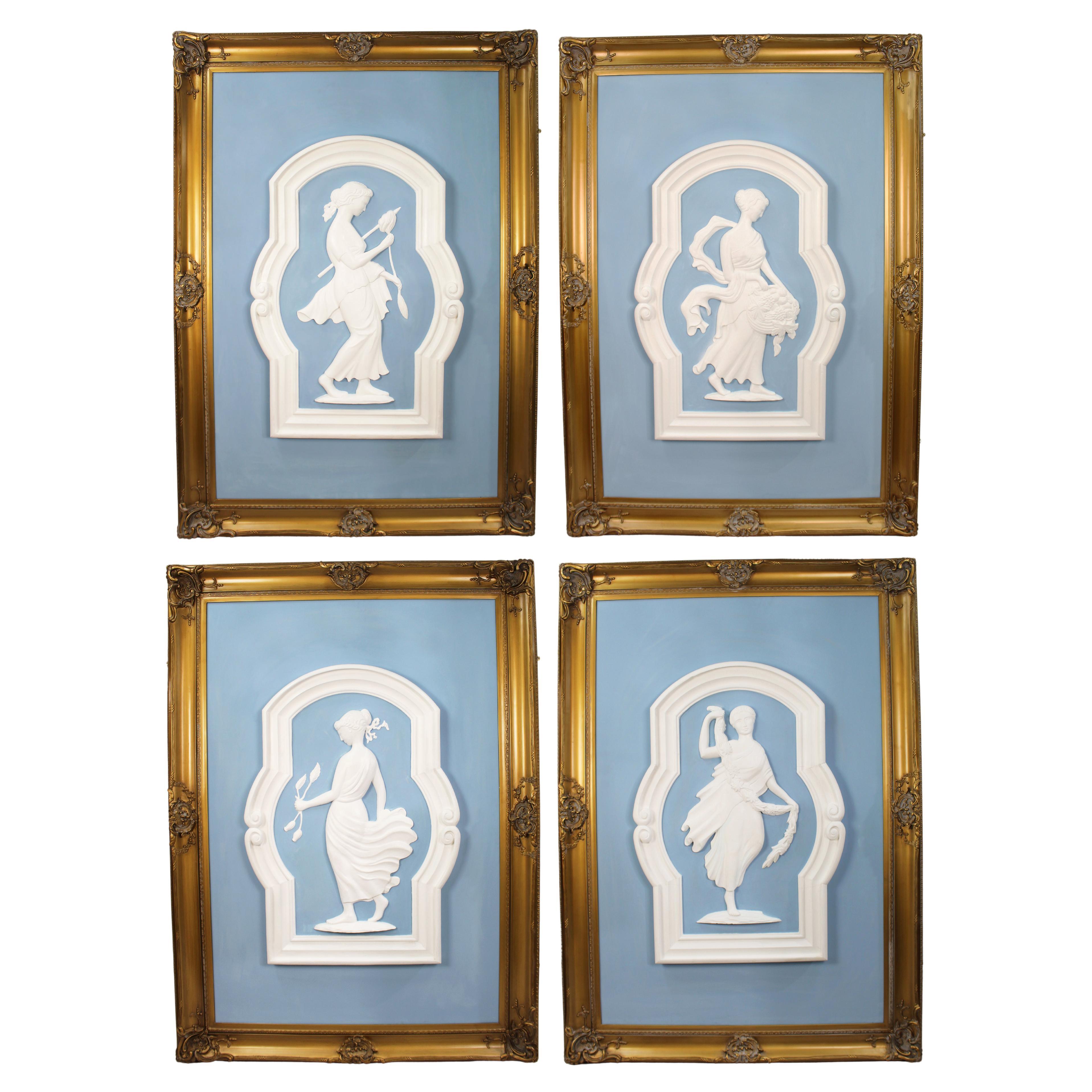 Ensemble de 4 panneaux monumentaux en plâtre Art déco britannique dans des cadres dorés en vente